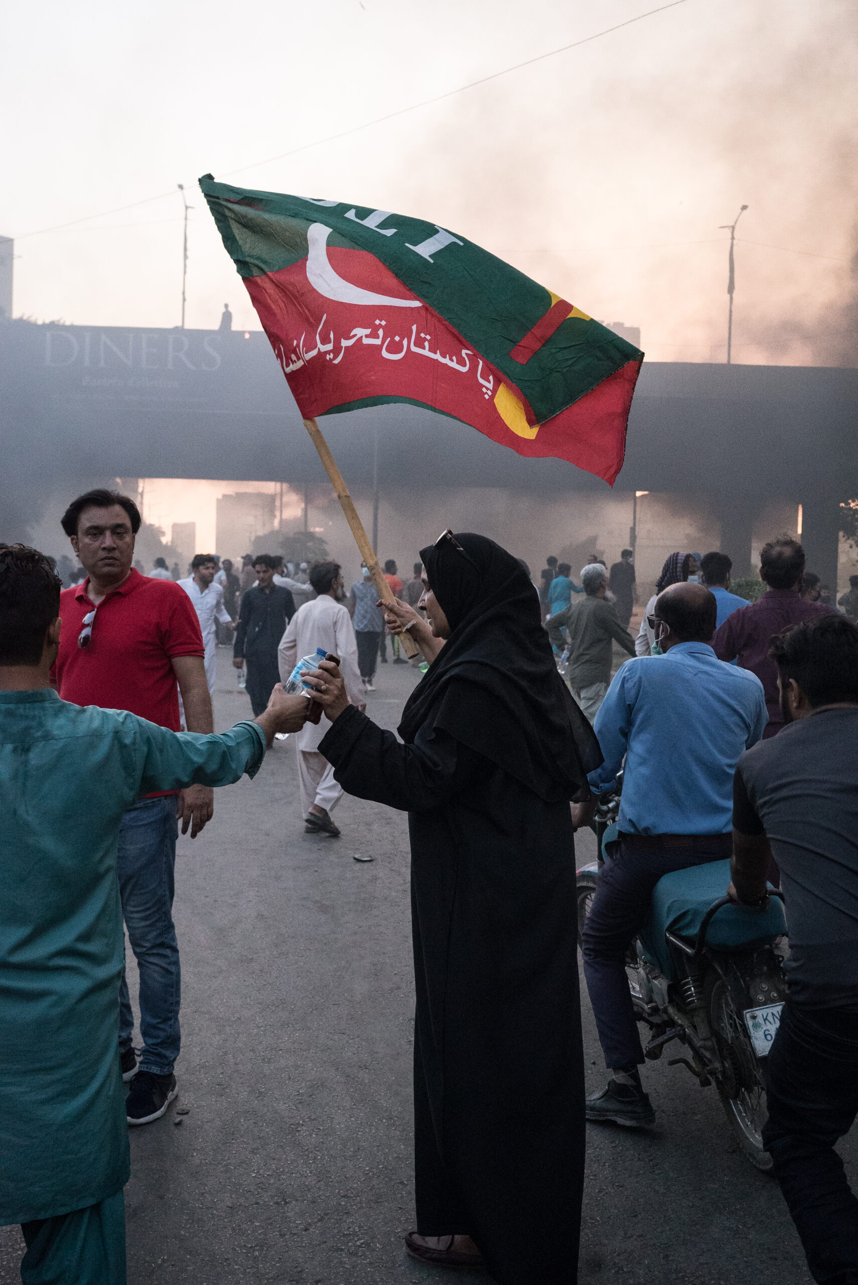 Simpatizante del PTI en la manifestación del 9 de mayo, Karachi. © Laurent Gayer