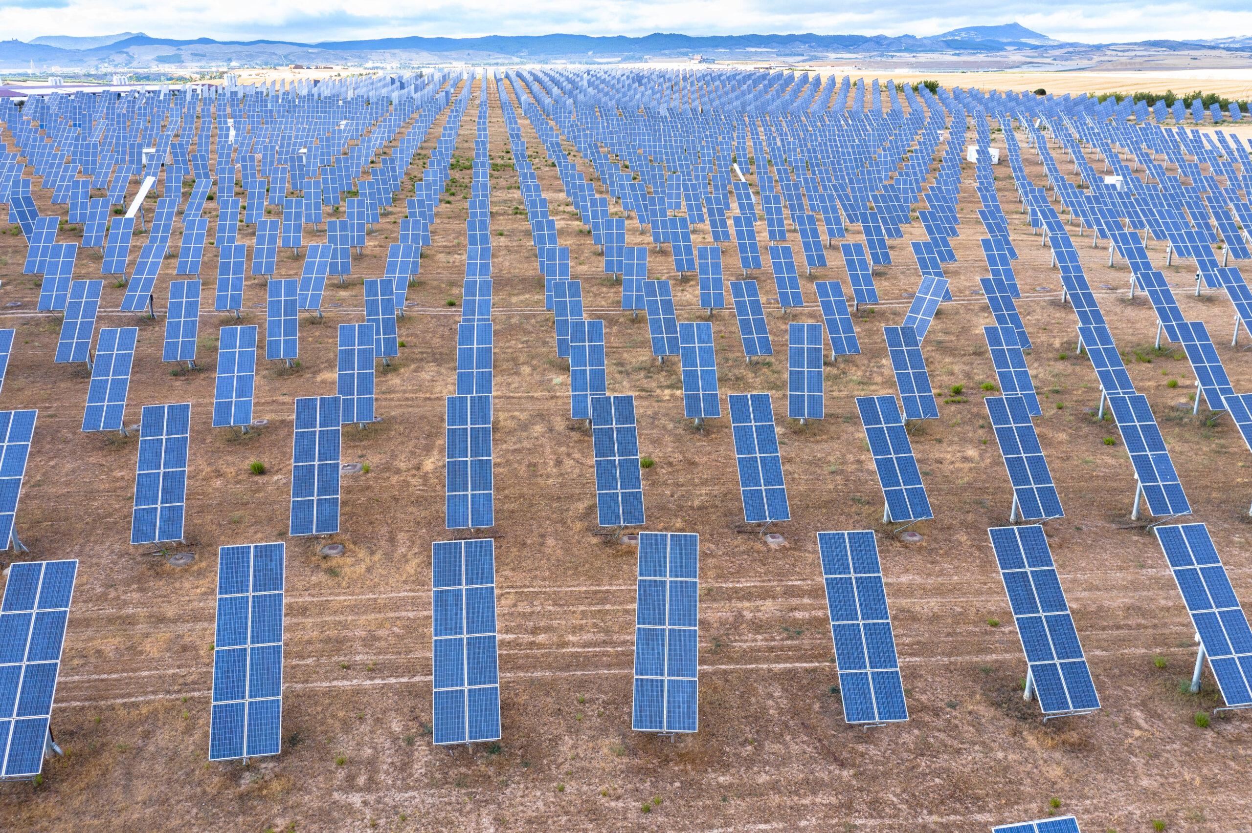 Paneles solares en Navarra, España. © Mikel Bilbao/VWPics/SIPA