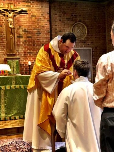 «Me recibieron en la Iglesia católica un hermoso día de mediados de agosto, en una ceremonia privada no lejos de mi casa».