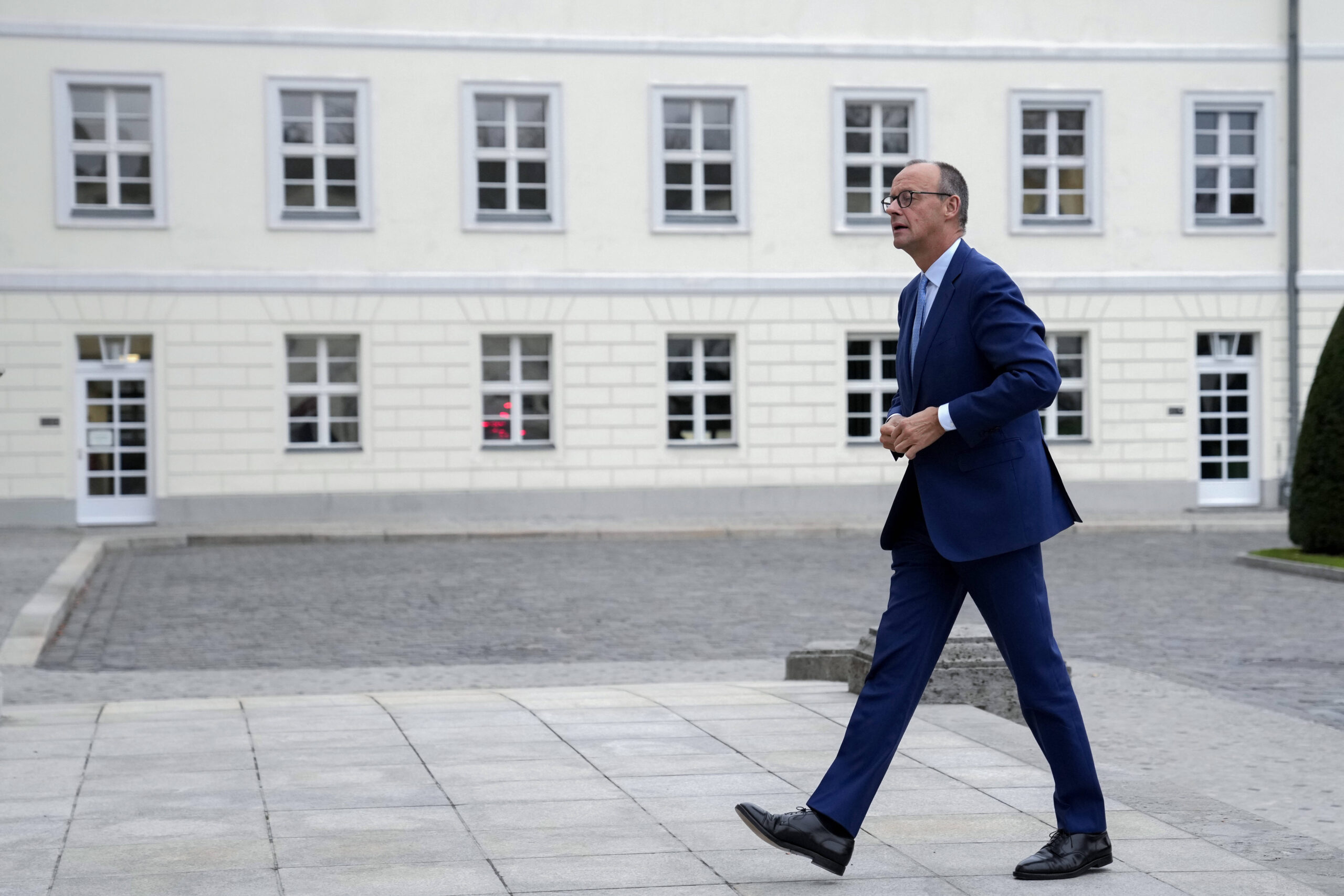 «La CDU/CSU parece, por tanto, el partido mejor situado para formar un gobierno de coalición y Friedrich Merz el canciller más probable». AP Foto/Ebrahim Noroozi