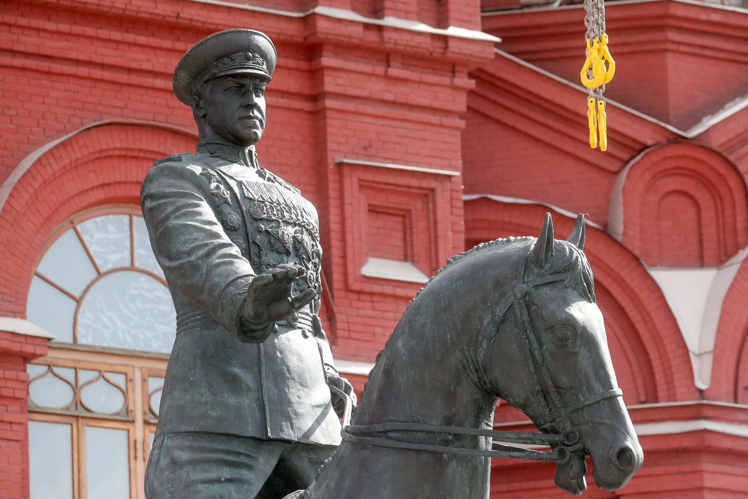 «El desfile de Moscú suele ser un momento de triunfo para los que están en el poder. El primer ministro eslovaco, Fico, ha aceptado la invitación de Vladimir Putin para 2025, acercándose cada día más a Rusia». © Alexander Shcherbak/TASS/SIPA EE.UU.