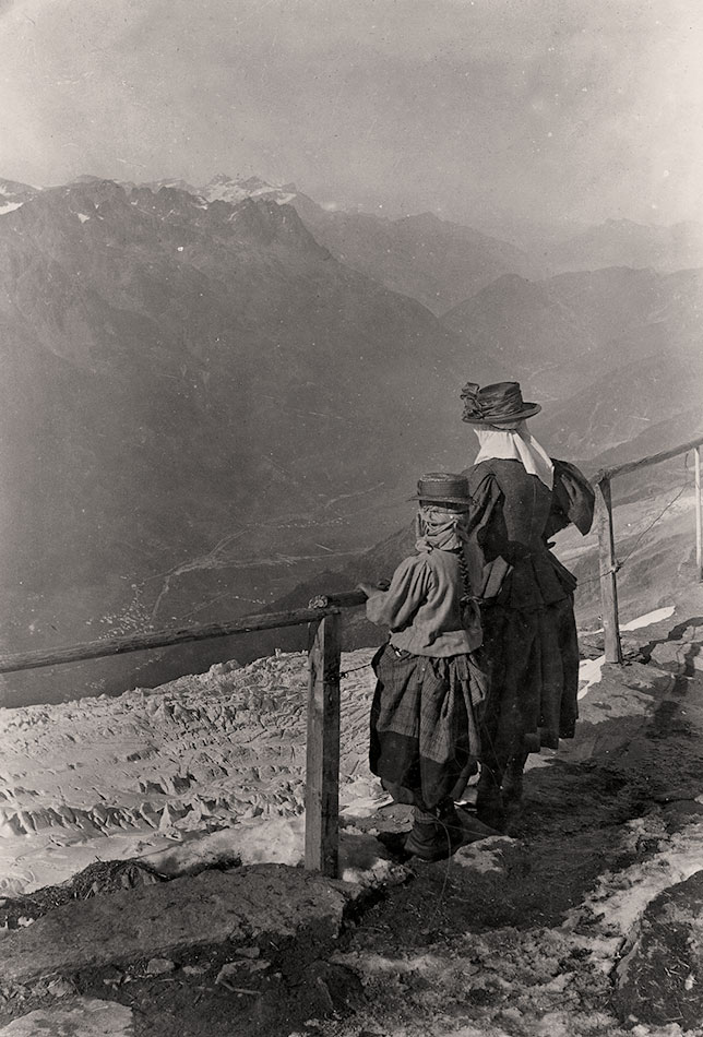 «Chamonix vu des Grands Mulets — Gabrielle & Zozo» © Association «Les Amis de Gabriel Loppé»