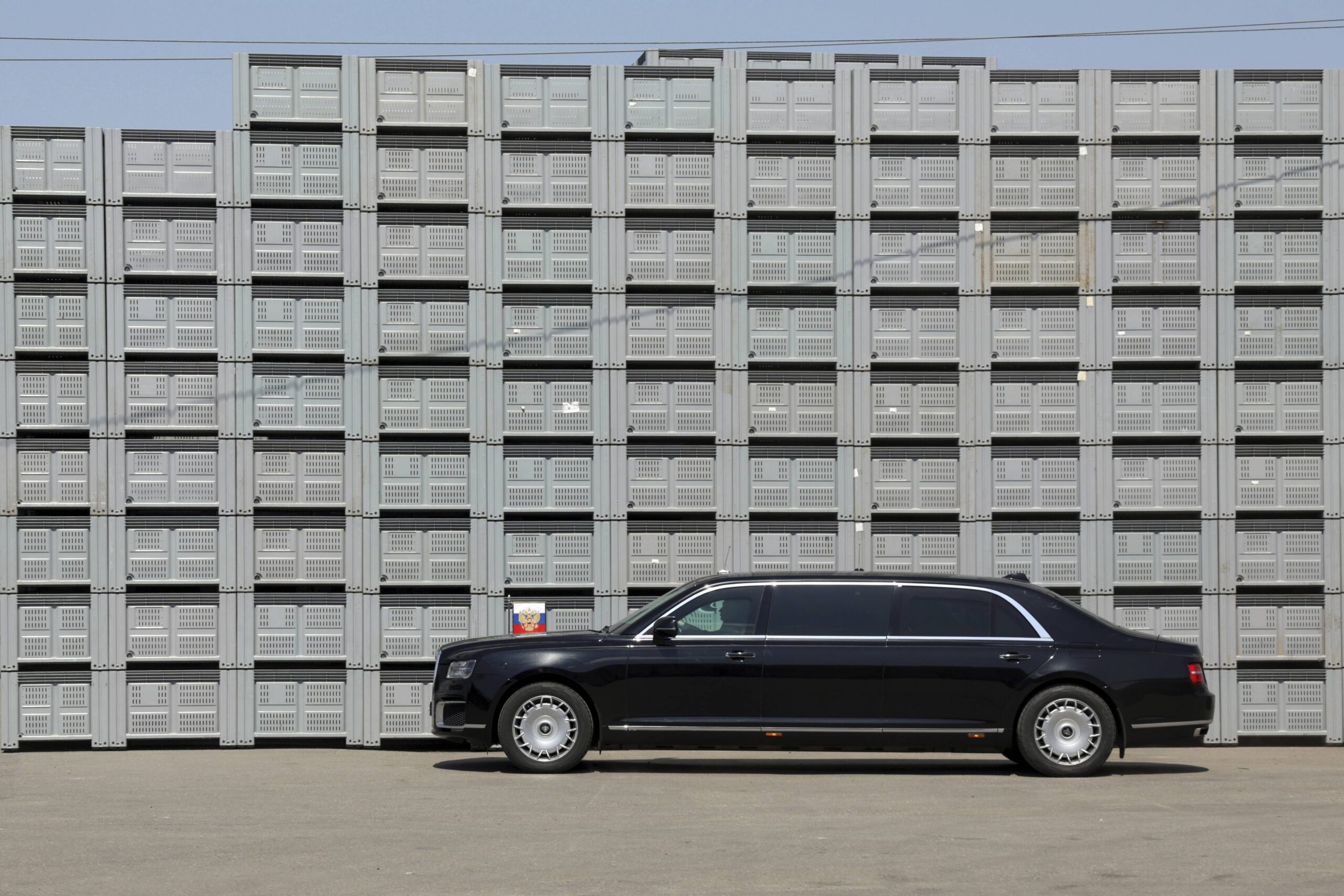 La limusina Aurus Senat del presidente ruso Vladimir Putin el martes 20 de agosto de 2024. © Gavriil Grigorov, Sputnik, Kremlin Pool Photo vía AP