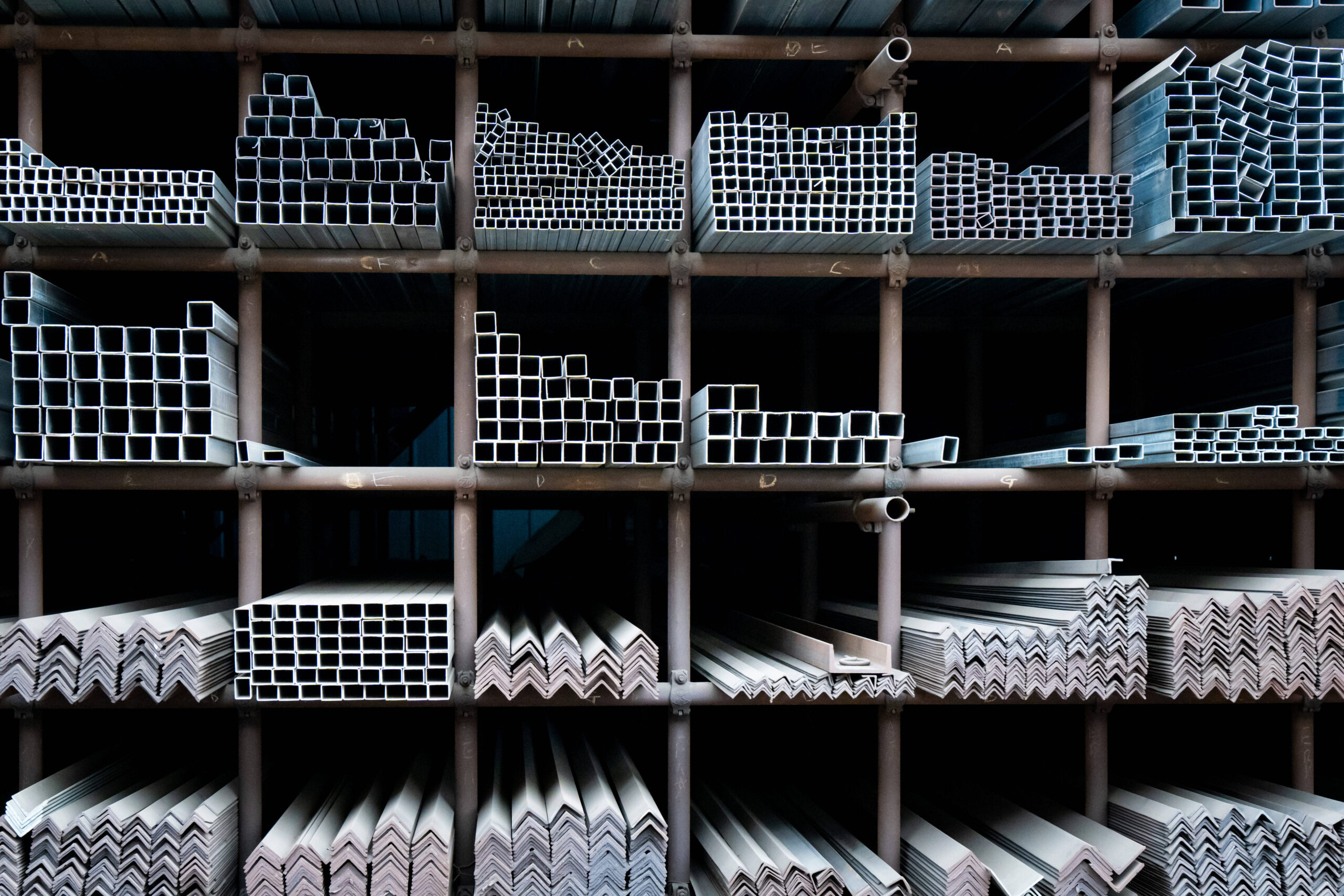Un mercado de acero al por menor en el distrito de Yubei de Chongqing, China, el 2 de marzo de 2025. © CFOTO/Sipa USA