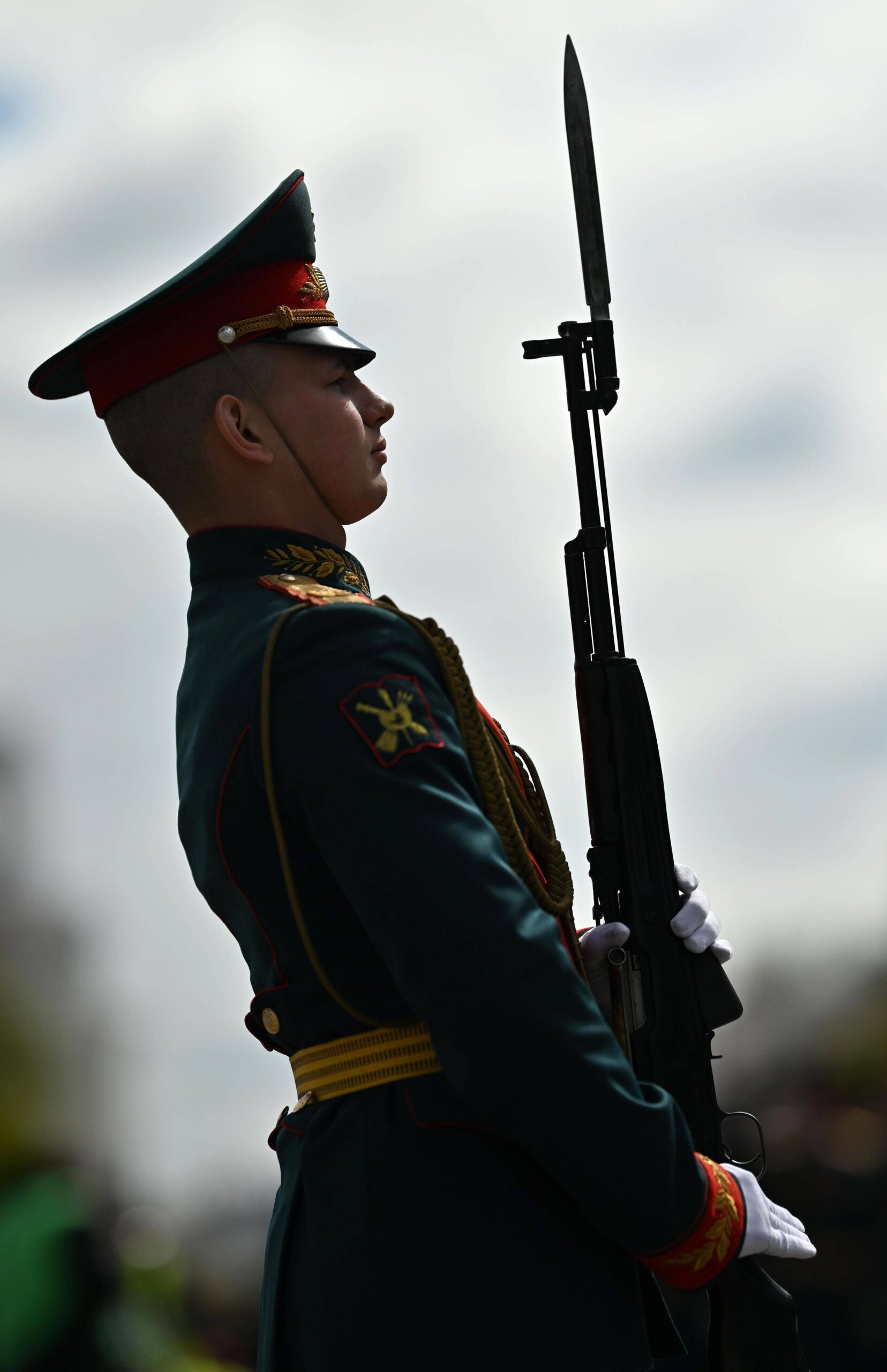 Aunque Donald Trump finalmente no fue una de las personalidades extranjeras presentes en Moscú el 9 de mayo, la referencia al «segundo frente» abierto en Europa occidental por los Aliados puede interpretarse a la luz del reciente deshielo en las relaciones entre Rusia y Estados Unidos.