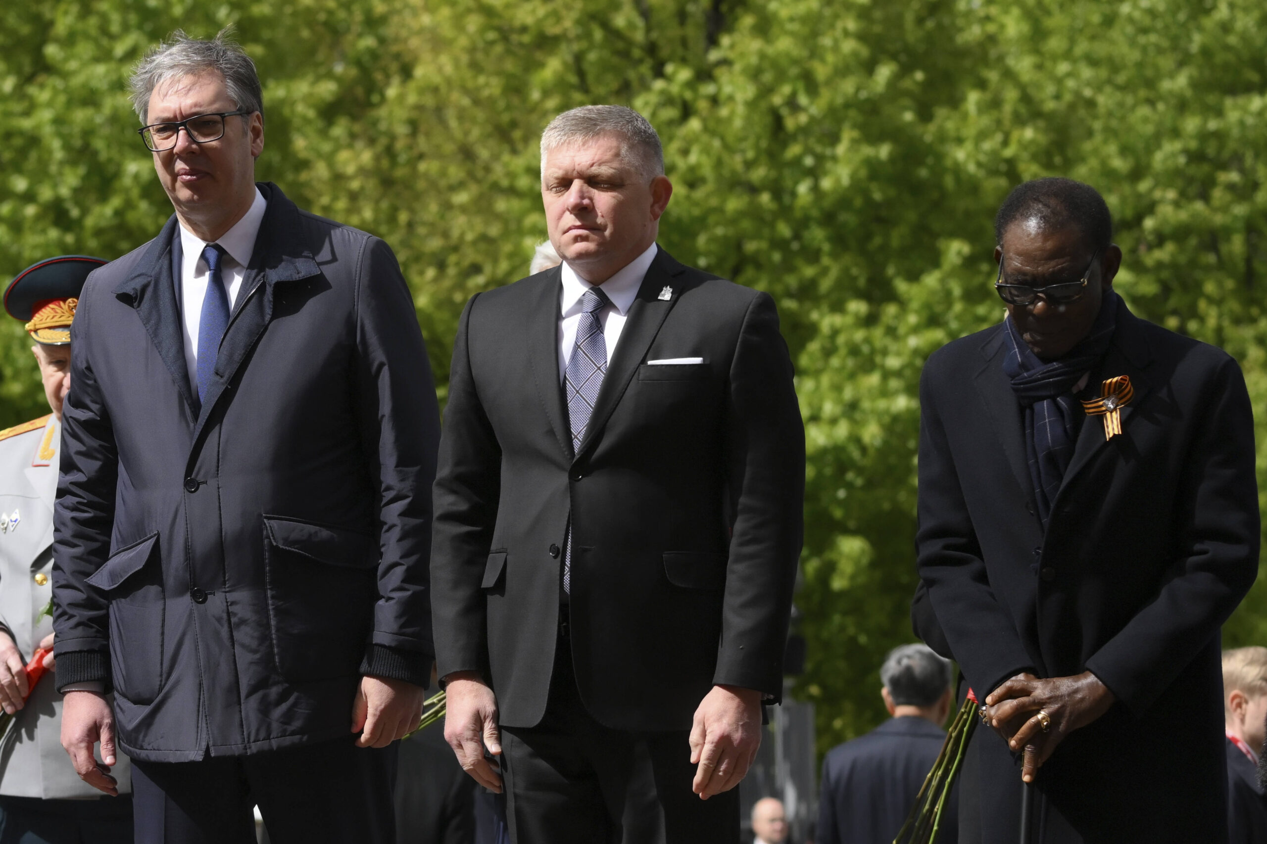 El avión del presidente serbio Aleksandar Vučić se vio incluso obligado a pasar por Turquía y Azerbaiyán antes de llegar a Moscú, debido a los riesgos de seguridad del espacio aéreo ruso, aunque el motivo esgrimido por las autoridades serbias y rusas fue más político, ya que atribuyeron este incidente al cierre inesperado del espacio aéreo de Letonia y Lituania.