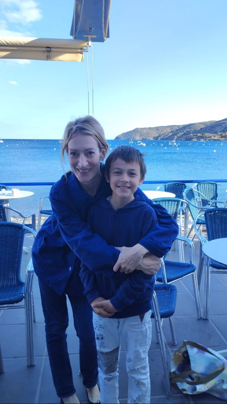«Estaba claro que tenía que escribir sobre lo que encontré delante de las narices: volver a ver a mi familia, en Cadaqués o Barcelona, en sitios que también son de alguna forma personajes en mis libros y que también son muy cercanos.»