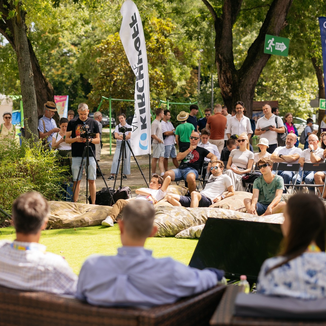 Como en cualquier festival o encuentro de alto nivel, el MCC Feszt presentó un programa muy completo con numerosos «eventos paralelos». Una vez más, la escenografía evocaba el verano y las vacaciones.