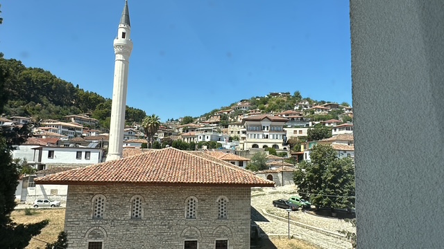 Poco a poco, Albania se ha convertido en un motivo recurrente en mi vida, un poco como un tema que vuelve en una sinfonía.