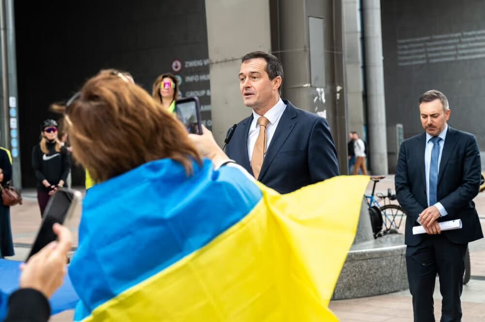 «Ucrania presentó su solicitud de adhesión el 28 de febrero, cuatro días después del inicio de la invasión a gran escala. Demostró al mundo entero que un país en guerra, en las circunstancias más difíciles, veía en la Unión Europea un símbolo de esperanza».