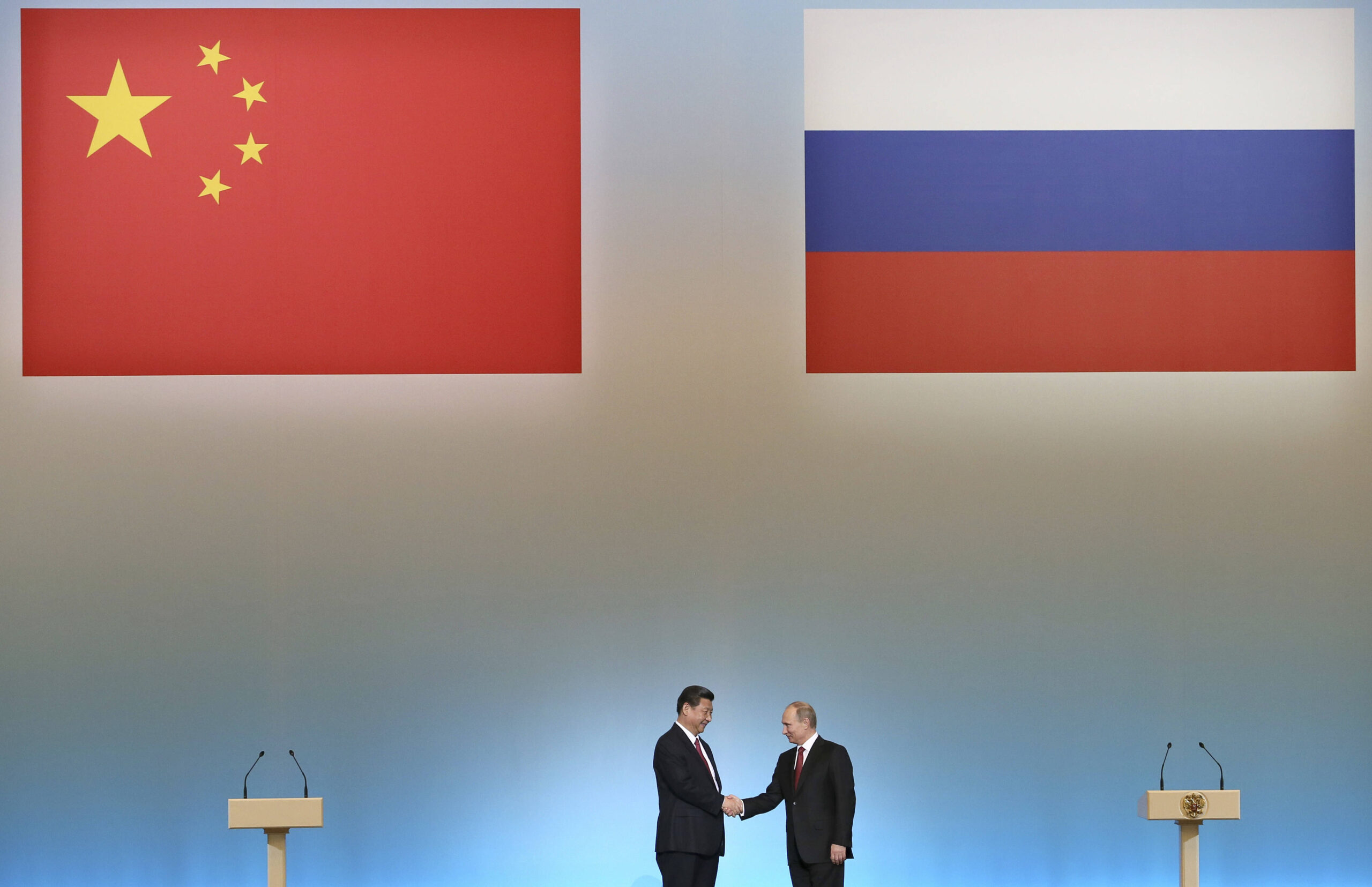 En el Kremlin, el 22 de marzo de 2012, durante su primera reunión oficial como jefes de Estado.
