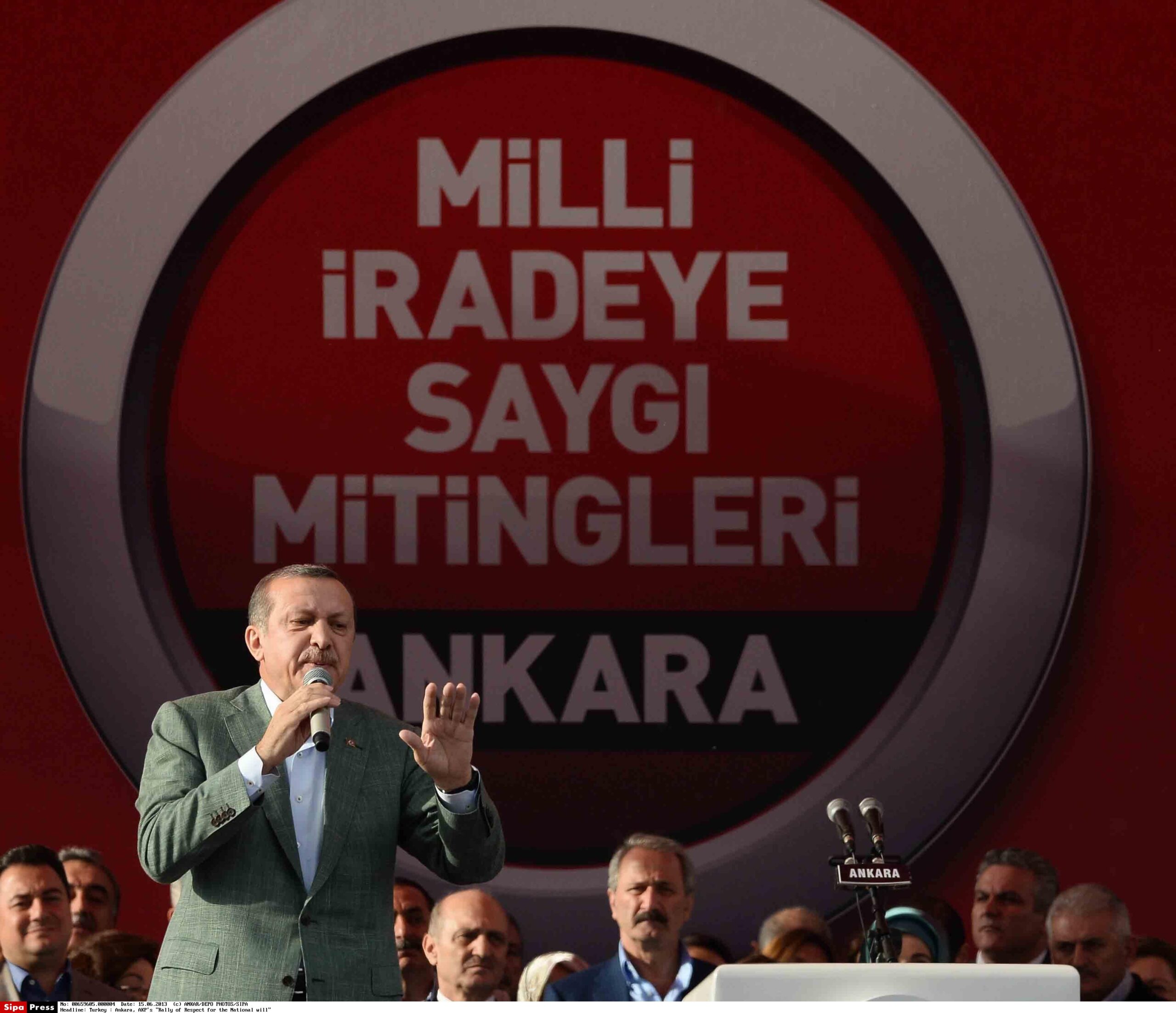 «Manifestación por el respeto a la voluntad nacional — Ankara», una de las manifestaciones organizadas por el partido de Erdogan en respuesta a las protestas de Gezi, 15 de junio de 2013. © ANKAR/DEPO PHOTOS/SIPA