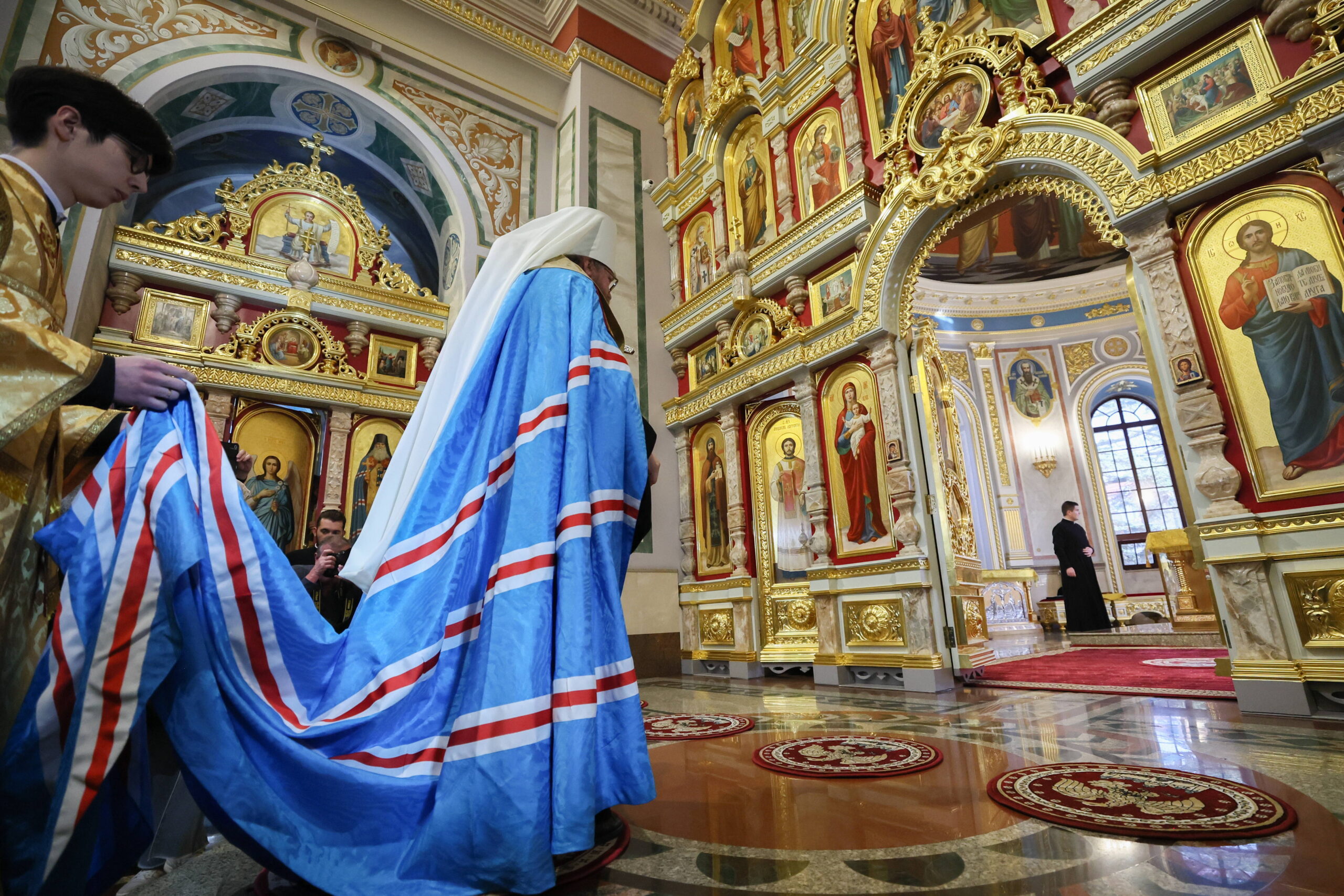 El nuevo obispo Tijon de Simferopol y Crimea dirige un servicio de oración en la Catedral Alexander Nevsky. © Sergei Malgavko/TASS/Sipa EE.UU.