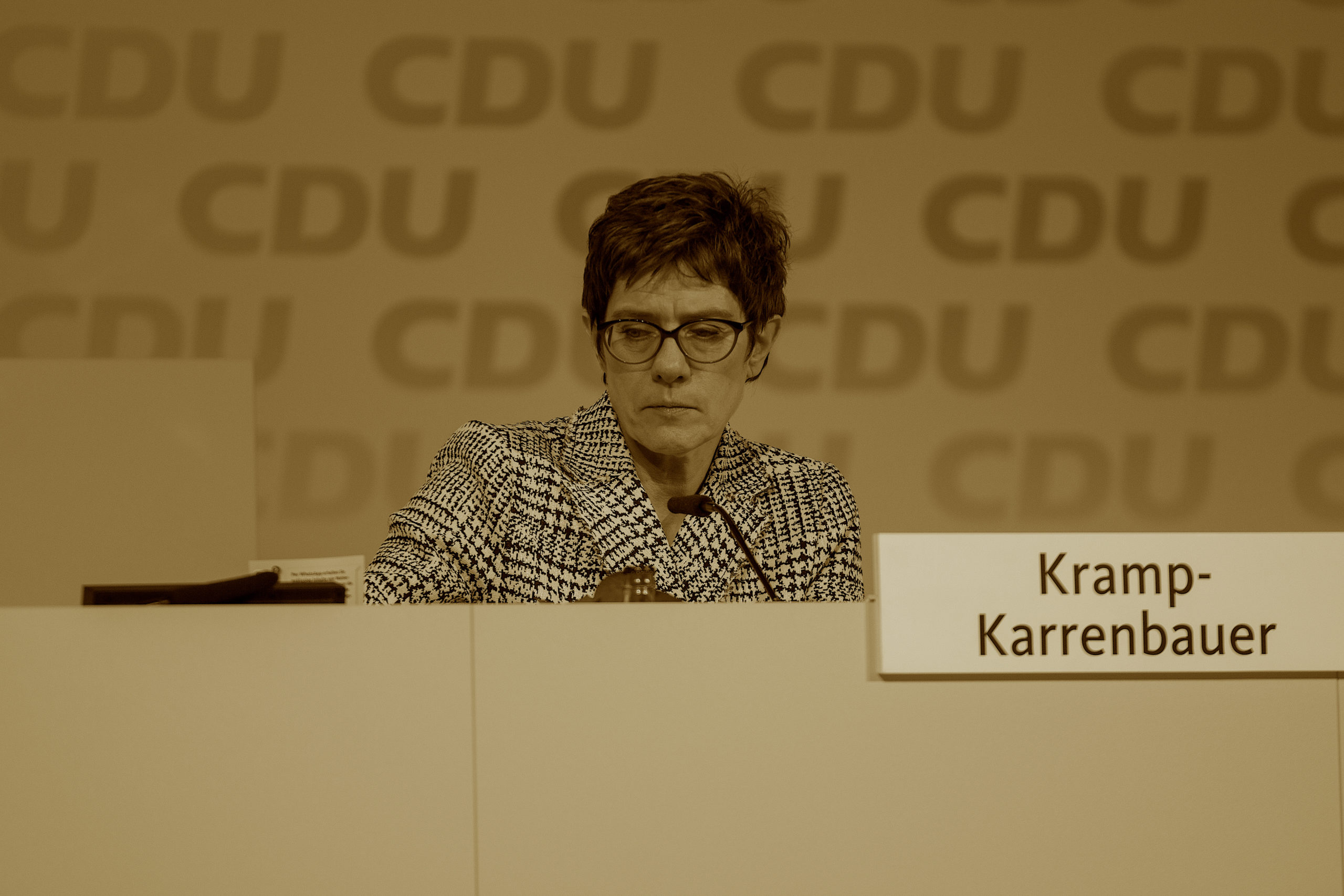 Autonomie Strategique La Reponse D Akk A Macron Le Grand Continent