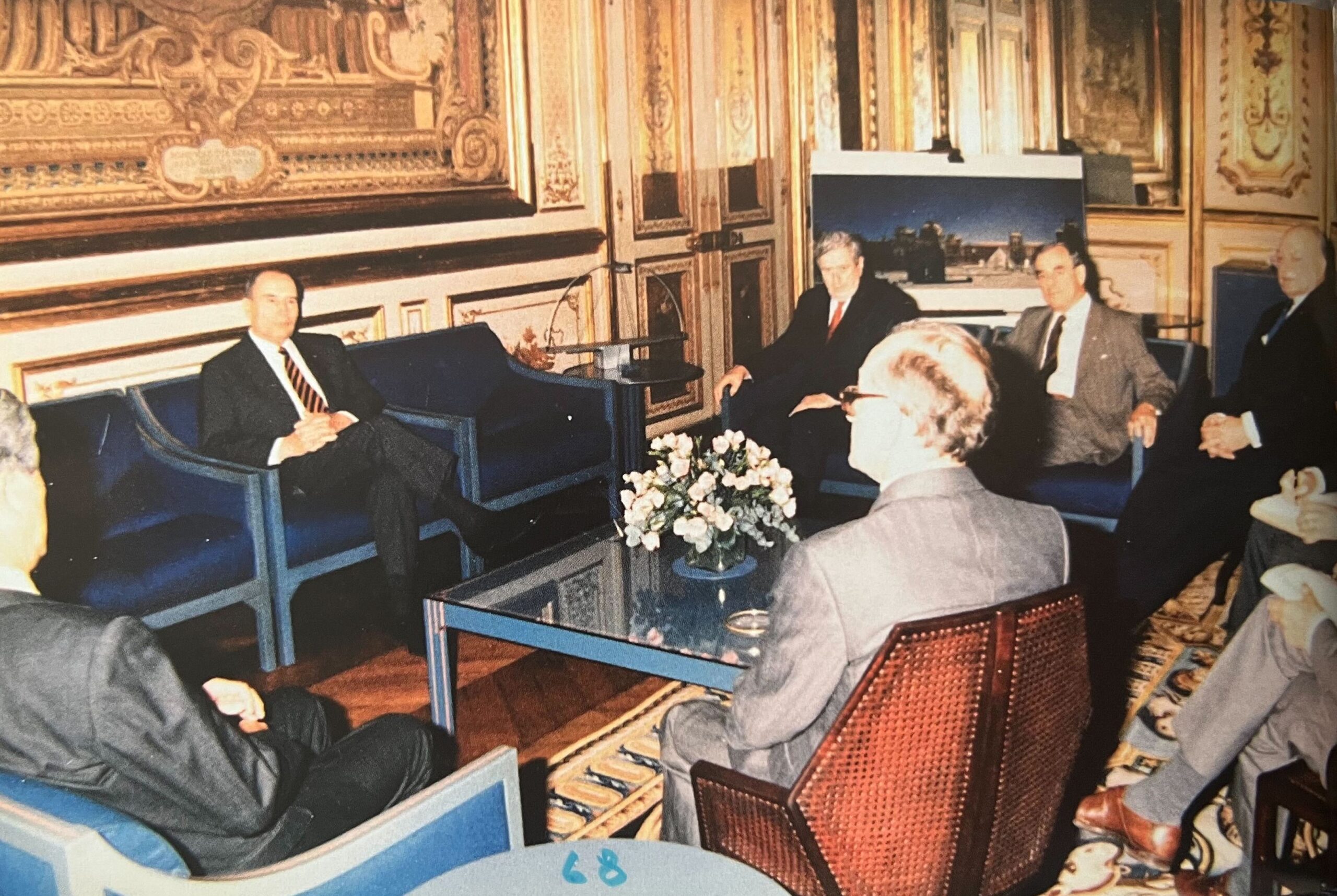 «À l'Élysée, j'explique ce que nous avons discuté à Mitterrand, imperturbable et silencieux...»