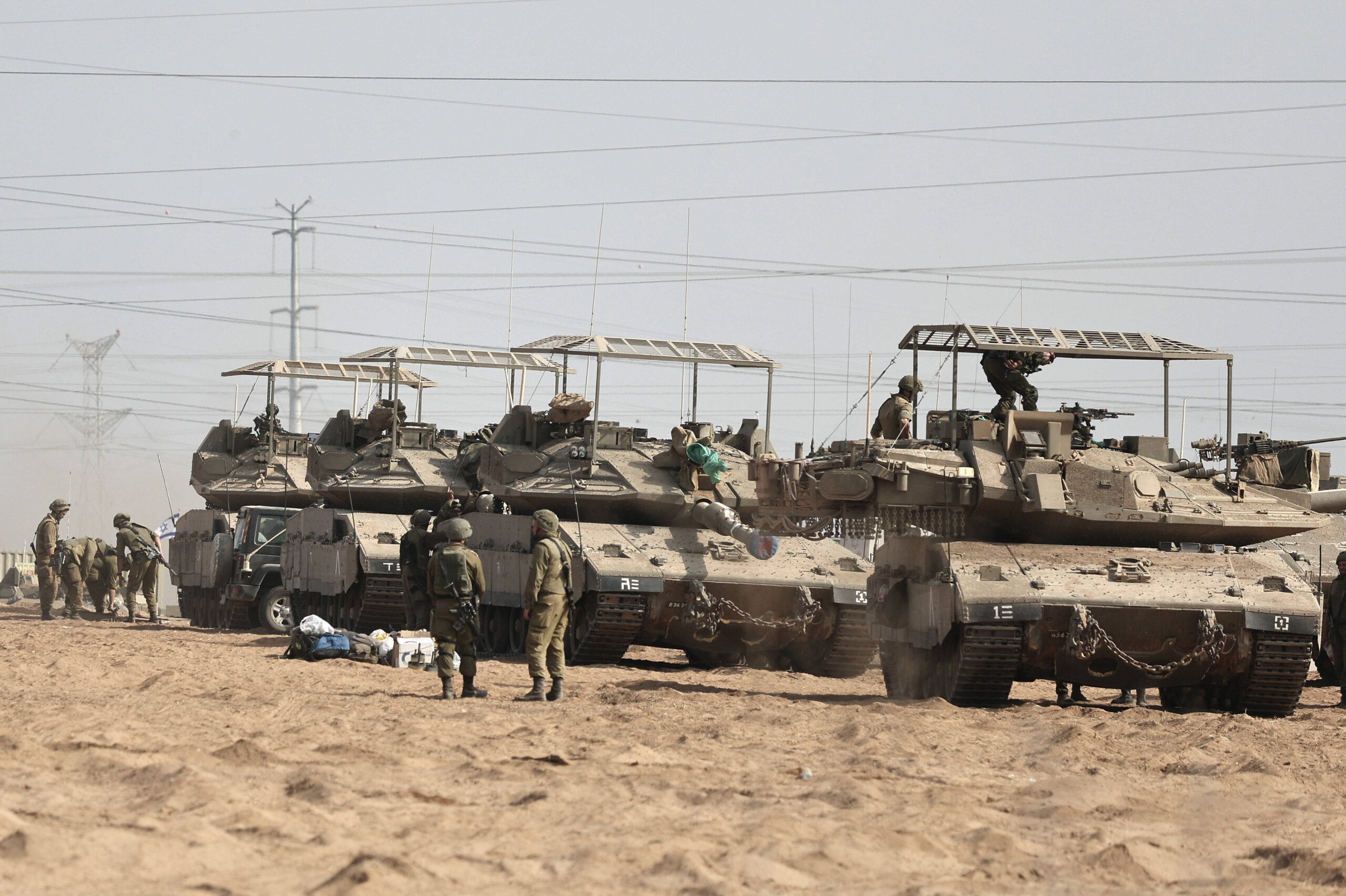 Des troupes israéliennes près de la frontière avec la bande de Gaza, le 23 octobre. © CHINE NOUVELLE/SIPA
