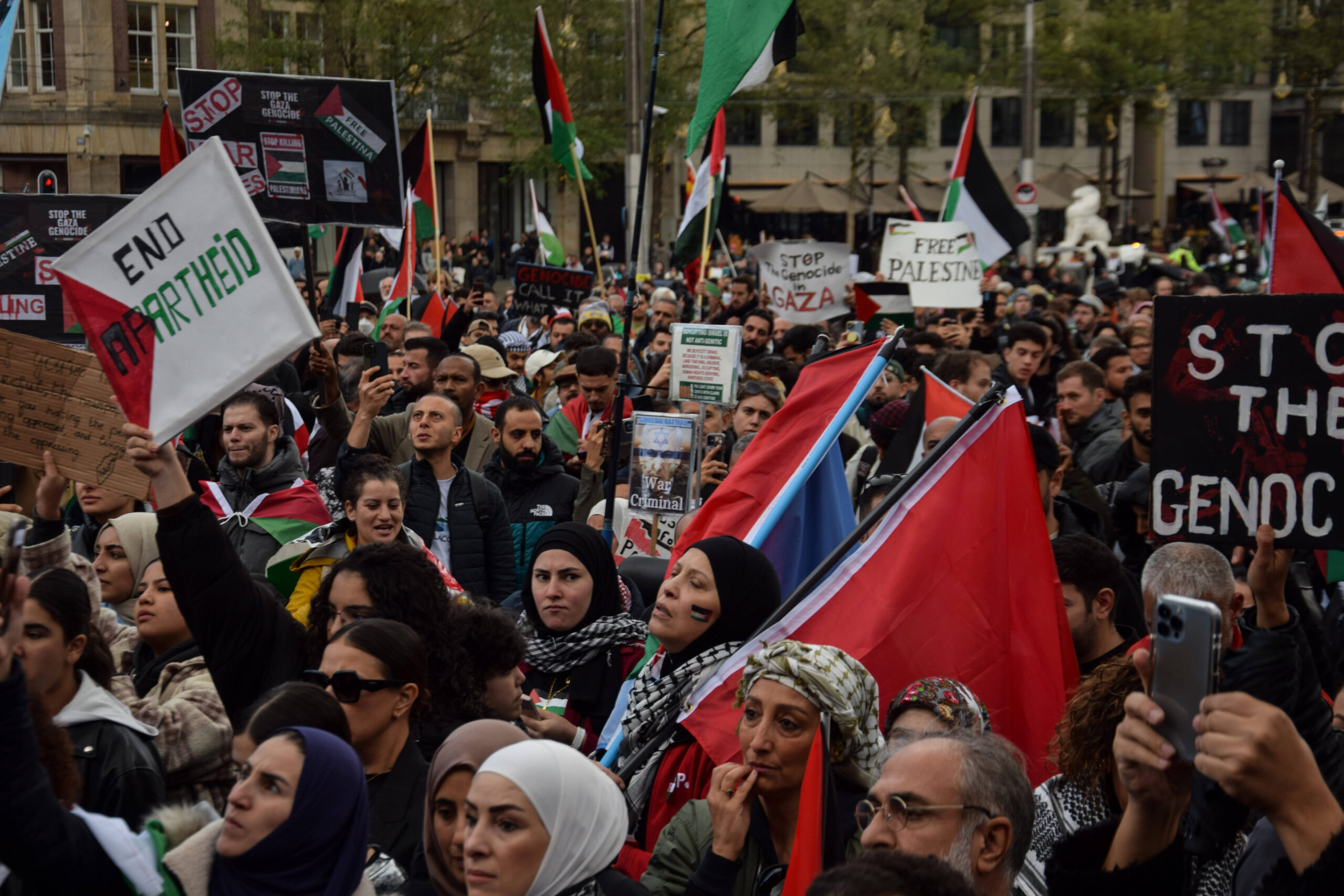 Une manifestation de soutien à la Palestine à Amsterdam. © Hatem Moussa/AP/SIPA