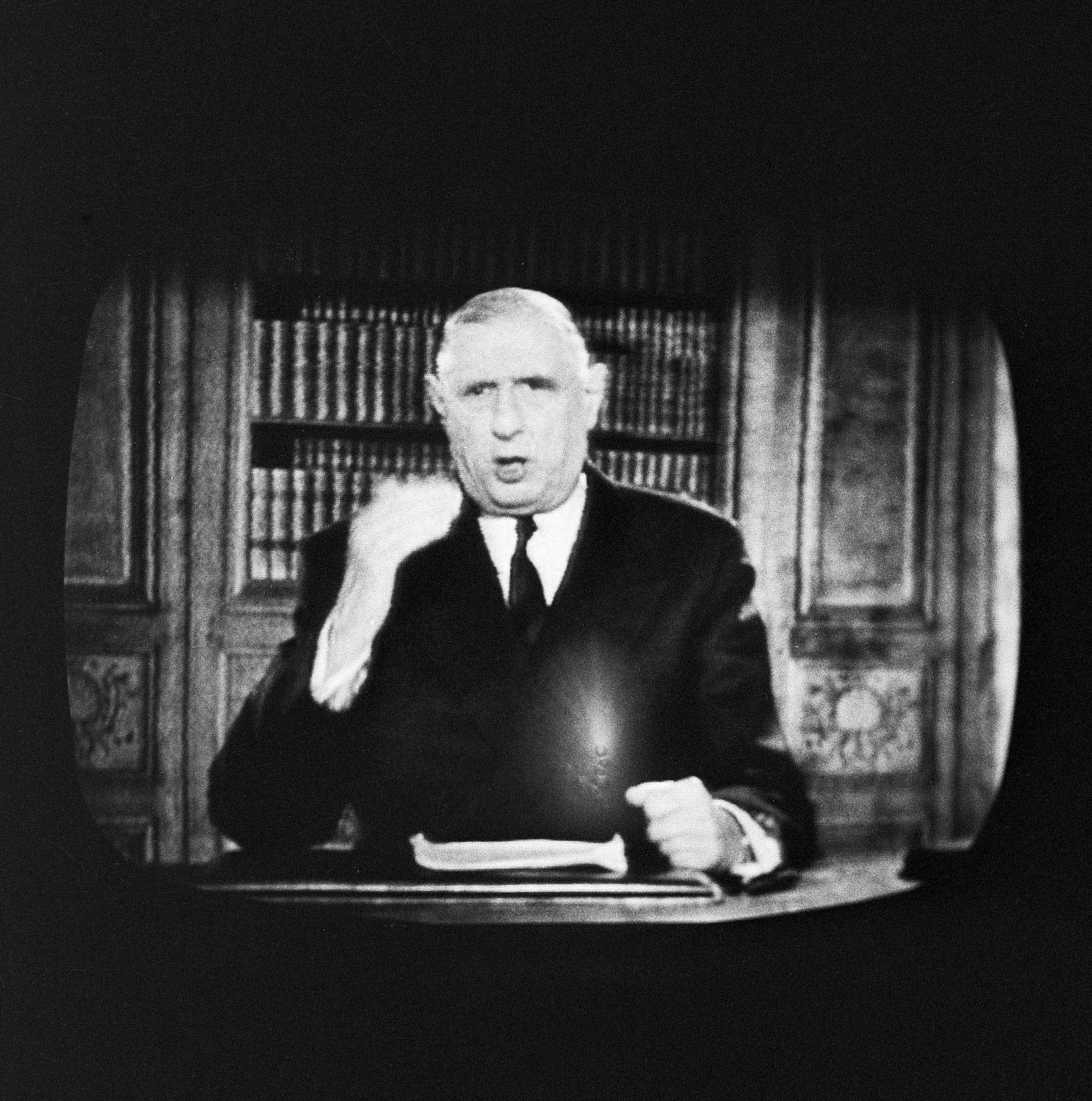 «Pour de Gaulle, comme le dit si justement Maurice Vaïsse, 'l’intendance ne suit pas, mais elle précède'.»
