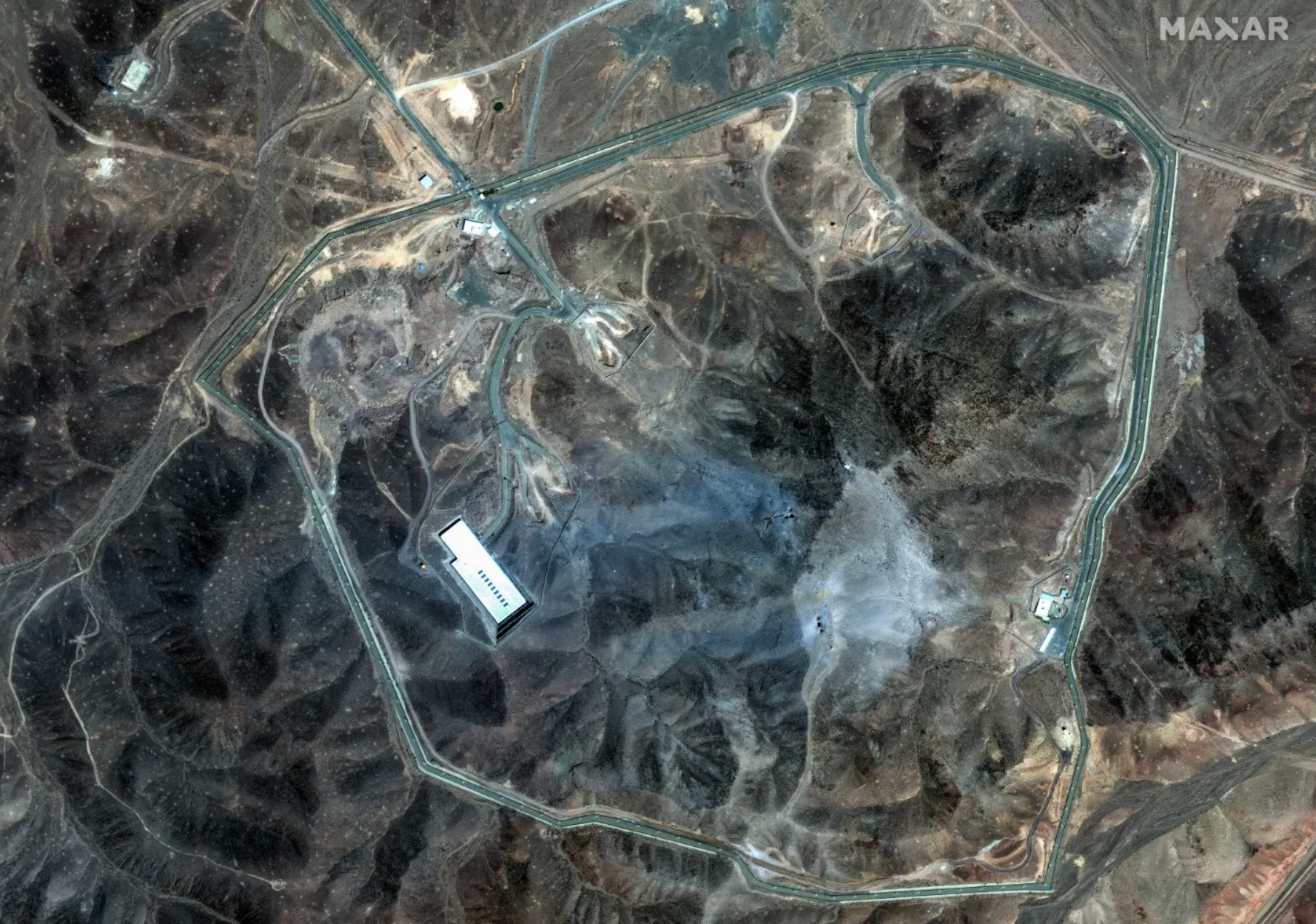 L'installation nucléaire iranienne de Fordo après les frappes aériennes américaines. ©Maxar Technologies