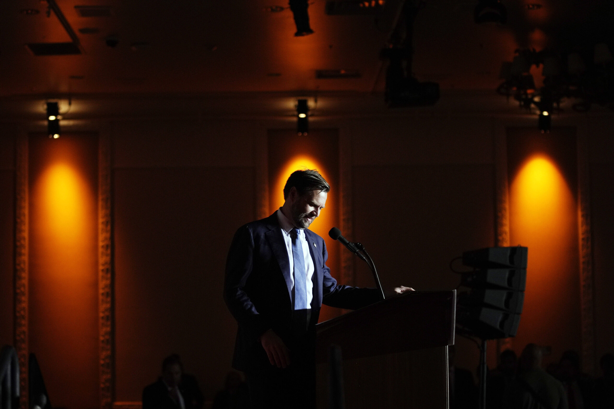 Le champion des intégralistes est incontestablement le météore politique et médiatique et auteur-éditeur au succès fulgurant devenu vice-président des États-Unis, J. D. Vance.