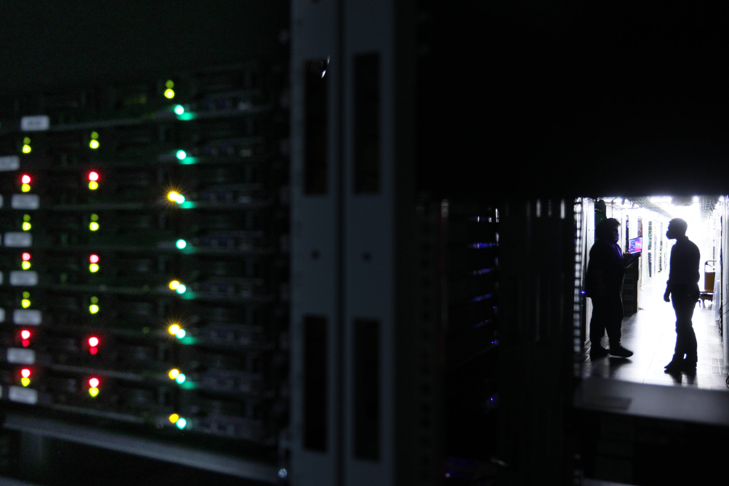 Une salle de serveurs dans un centre de traitement de données du groupe russe VK. VK exploite les réseaux sociaux russes VK, Odnoklassniki, Moi Mir, un service de messagerie électronique, la messagerie instantanée ICQ, les plateformes éducatives en ligne Skillbox, Geekbrains et SkillFactory, et détient 25 % de la plateforme d'apprentissage Uchi.ru. © Gavriil Grigorov/Sipa USA
