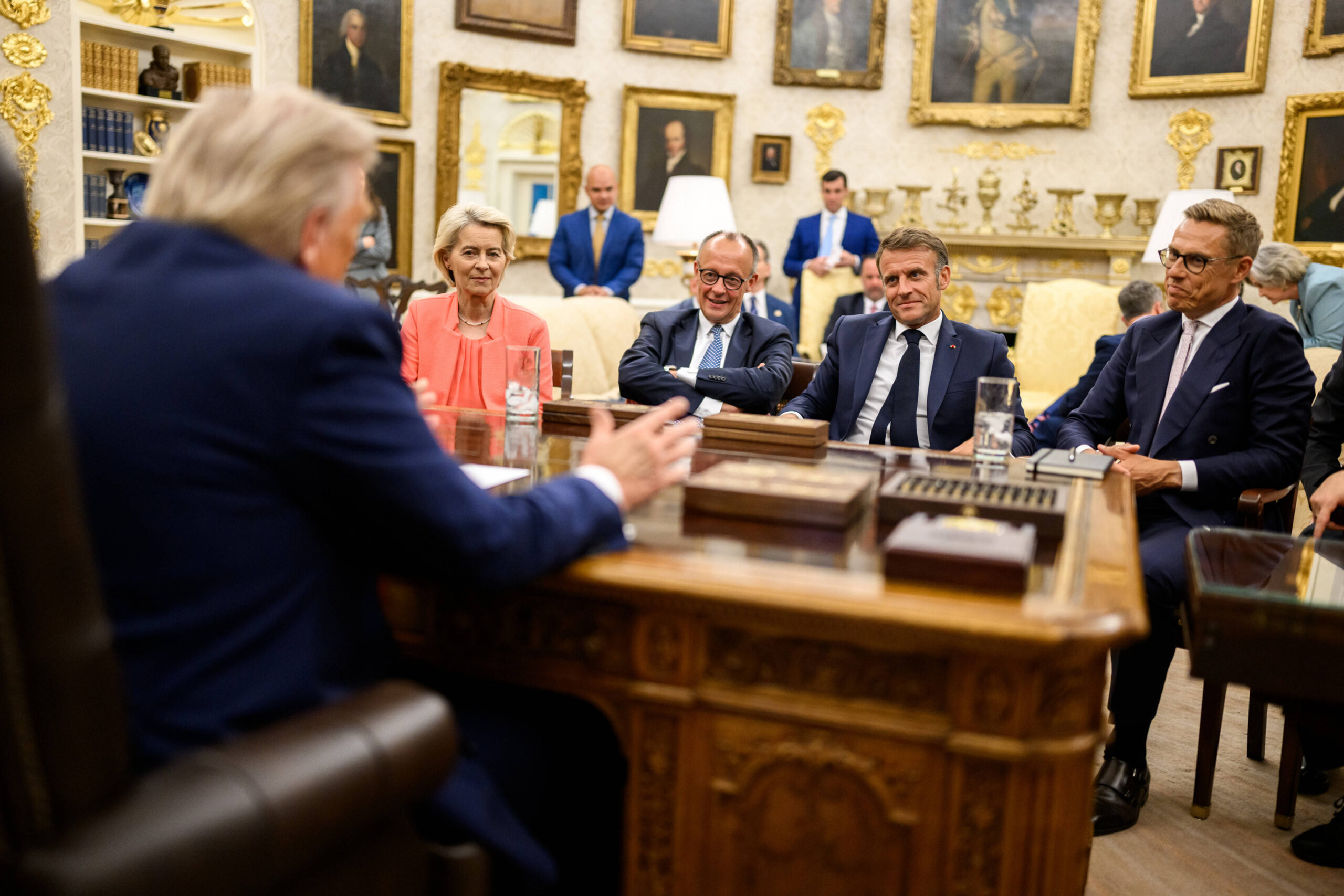 «Cette réunion a d’abord permis au président Trump d’apaiser les critiques suscitées par son sommet avec Vladimir Poutine en Alaska. » © Daniel Torok/White House