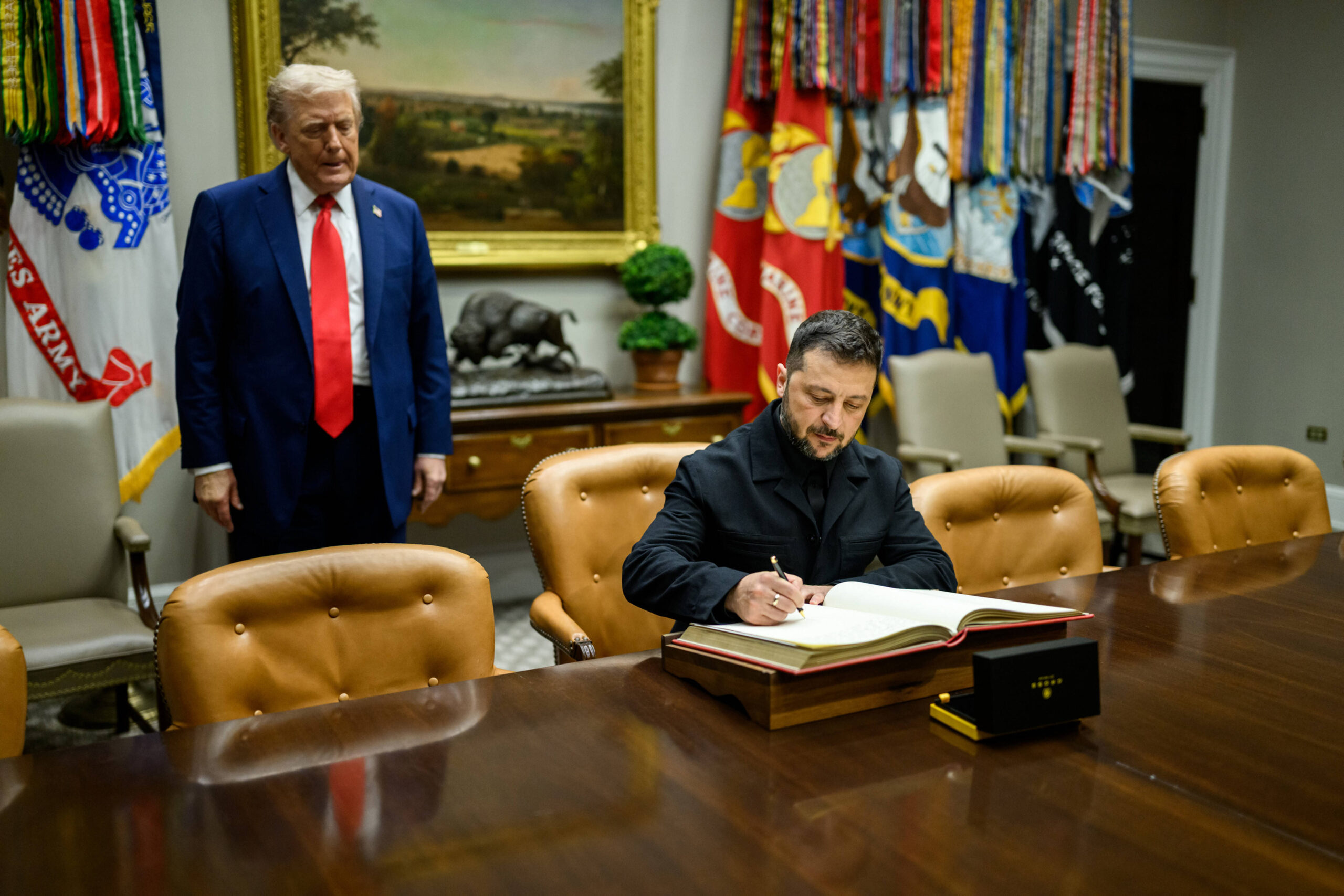 «Trump a désormais le pouvoir et les outils pour le faire — sanctions, droits de douane — qu’il n’a d’ailleurs pas hésité à utiliser contre ses propres alliés.» © Daniel Torok/White House