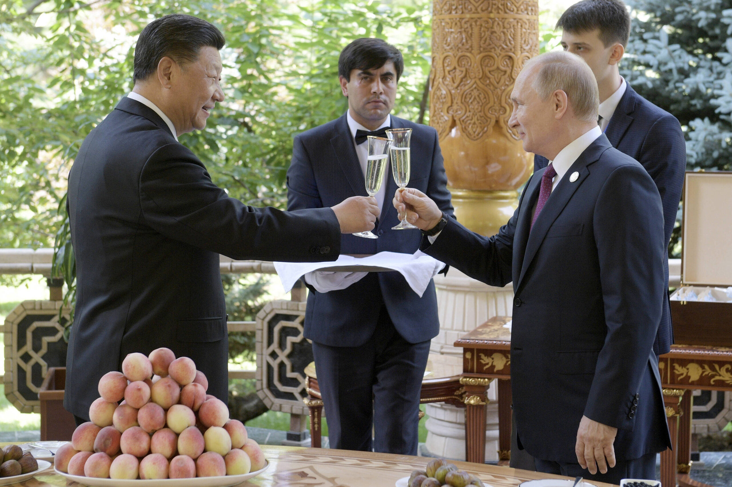 Le 14 juin, ils se retrouvent pour la Conférence pour l'interaction et les mesures de confiance en Asie (CICA) à Douchanbé au Tadjikistan.