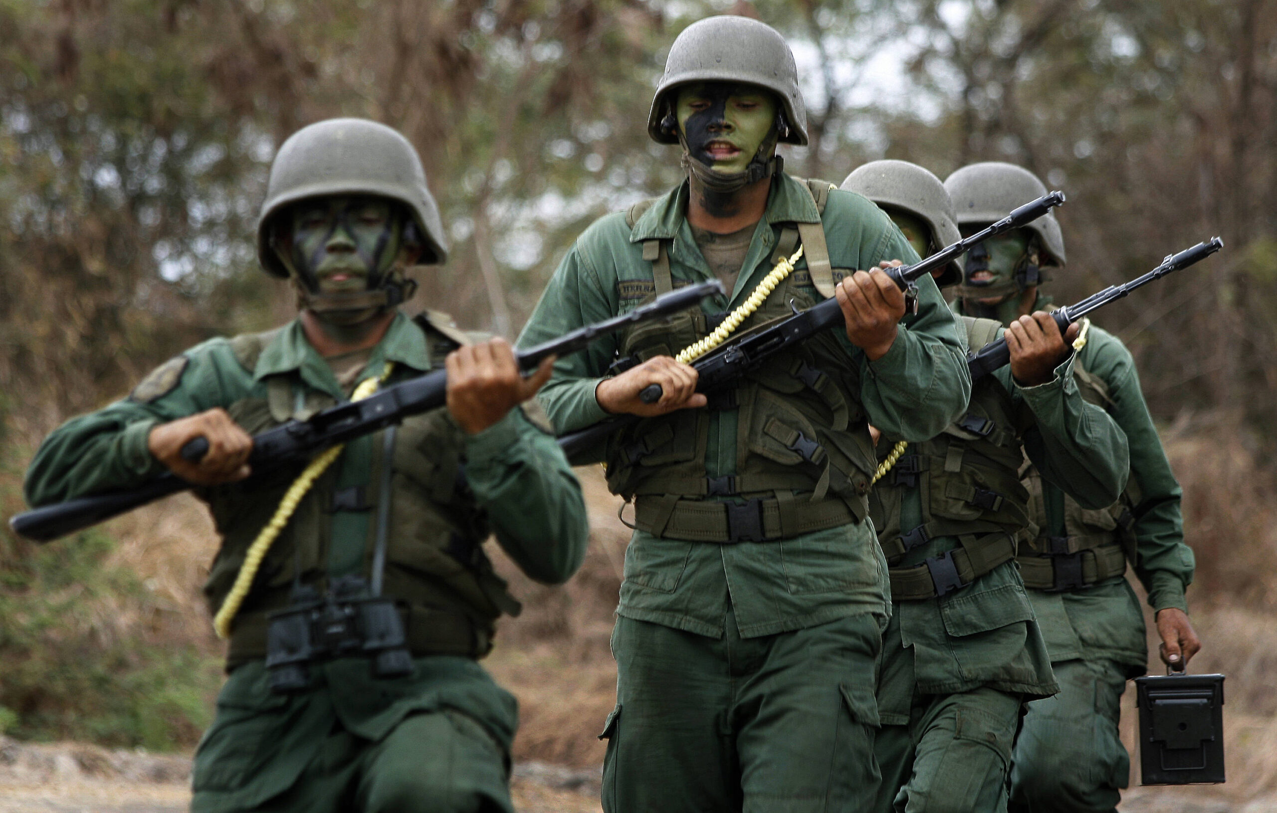 La comparaison avec l’opération «Just Cause» de 1989 au Panama permet toutefois de relativiser ces inquiétudes : l’invasion avait alors mobilisé environ 28 000 militaires américains, une force sans commune mesure avec le dispositif actuel. © Humberto Matheus/Sipa USA