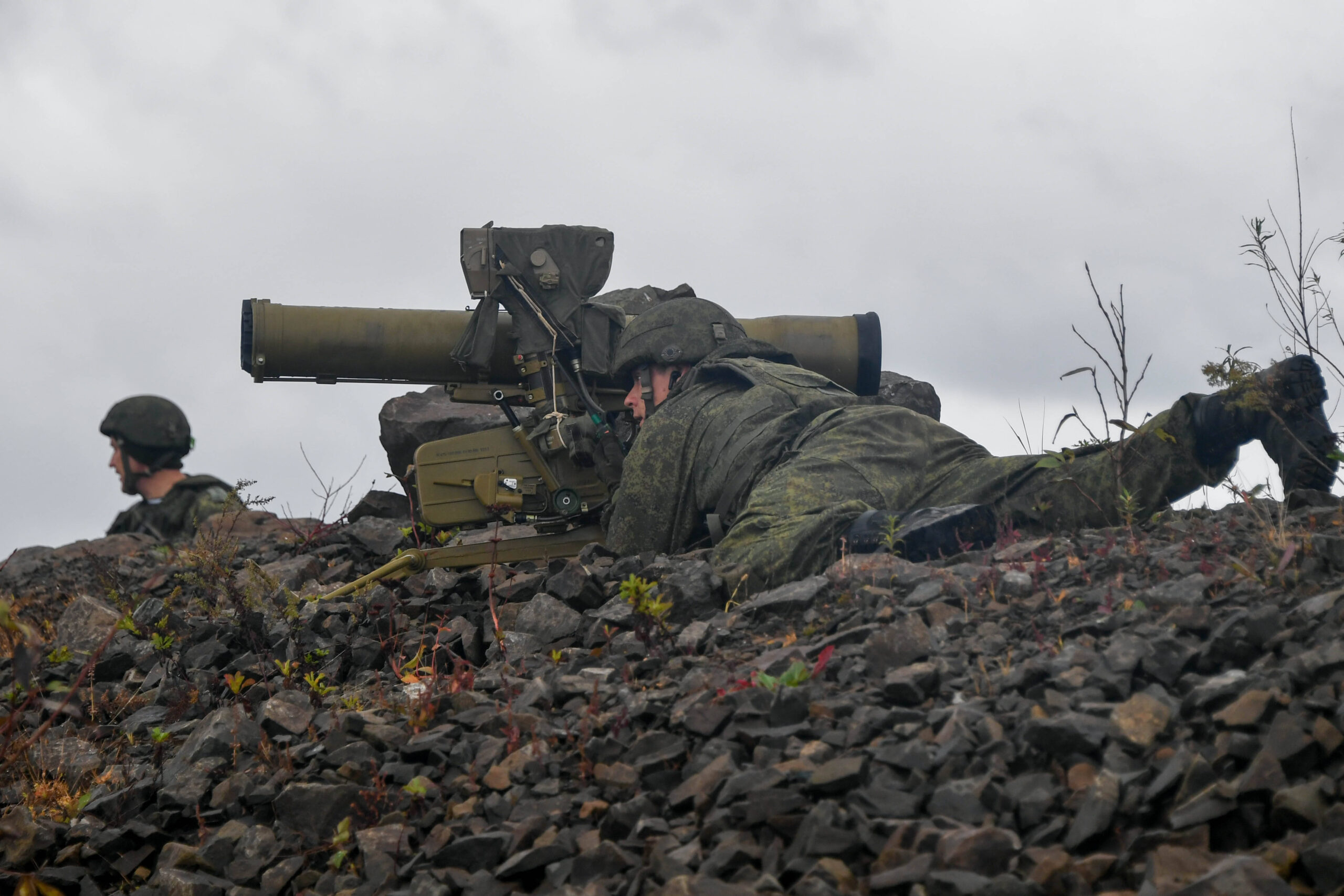 «À Riga, des hommes du FSB infiltrés tentent de décapiter le gouvernement et de proclamer une «république de Vidzeme». La tentative échoue en quelques heures.»