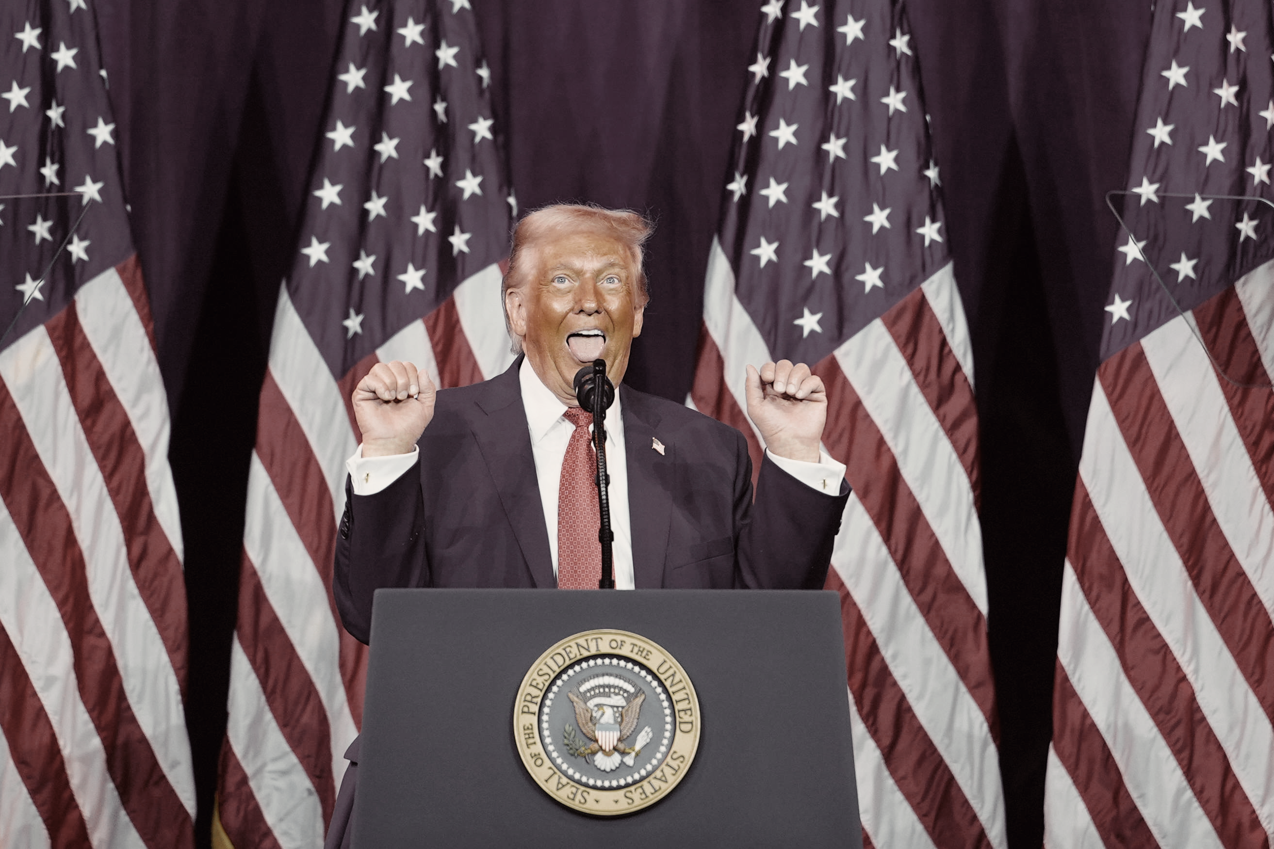 «La question ne touche pas qu’à Trump, elle est structurelle: pourquoi tout un système accepte-t-il de fonctionner sur le mode du délire narcissique ?» (Image © Evan Vucci)