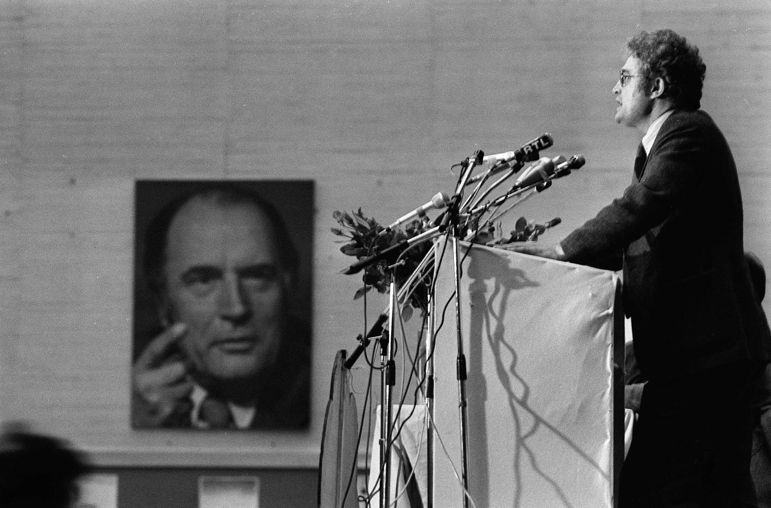 Lionel Jospin à un meeting du Parti socialiste en 1978. © SIPA