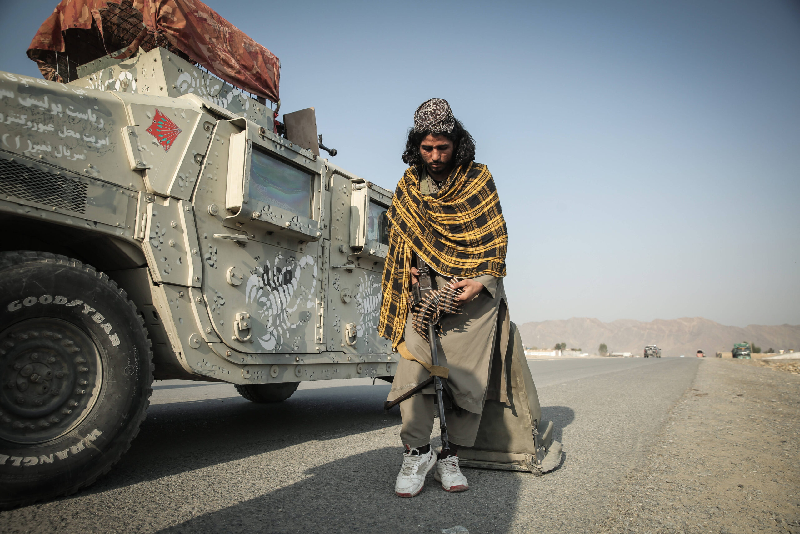 Près du poste frontière de Torkham entre le Pakistan et l'Afghanistan, le jour du début de la guerre d'Iran. © Sami Jan