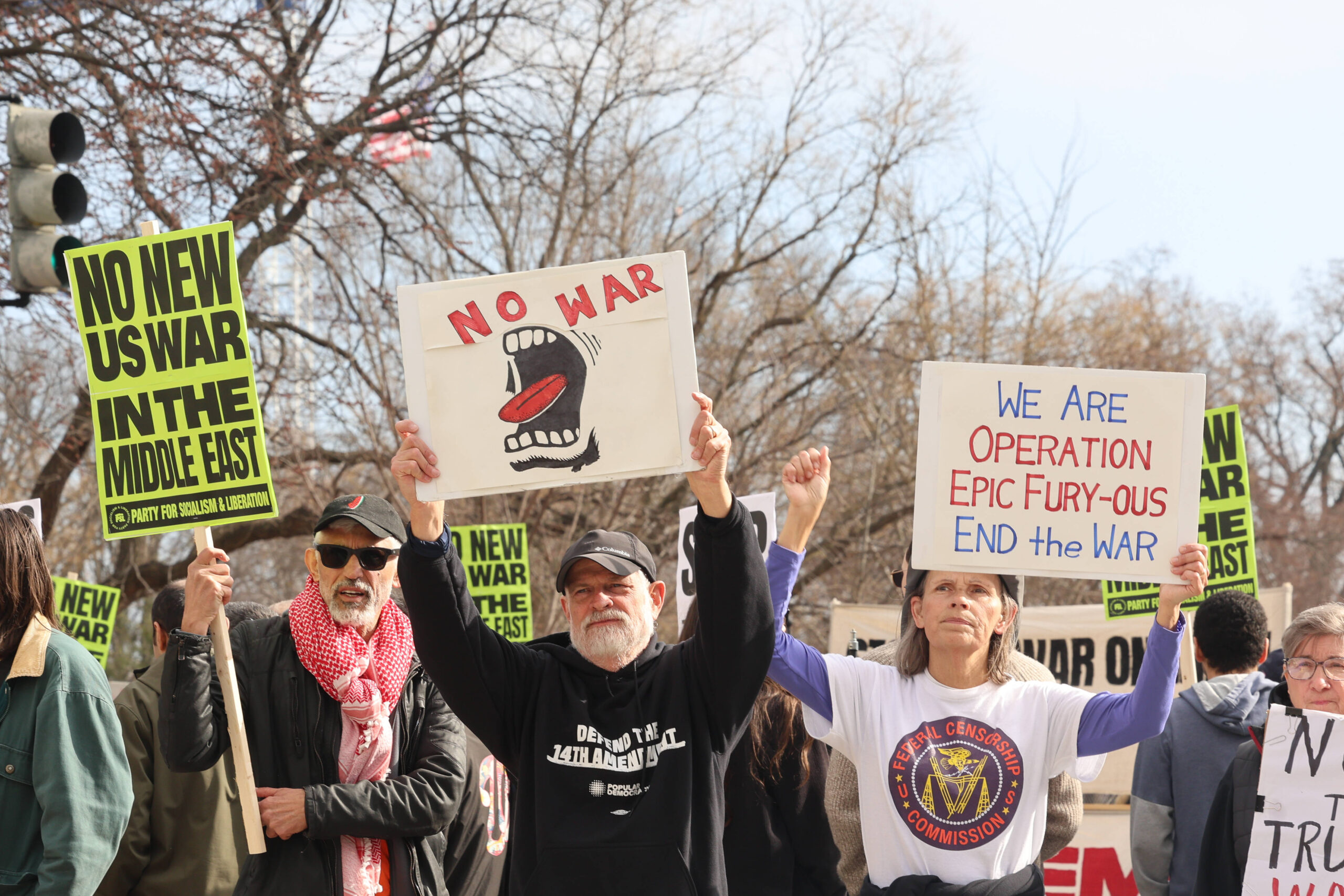 Des manifestants défilent contre la guerre à Washington D.C., le 7 mars 2026. ©Robyn Stevens Brody/Sipa USA