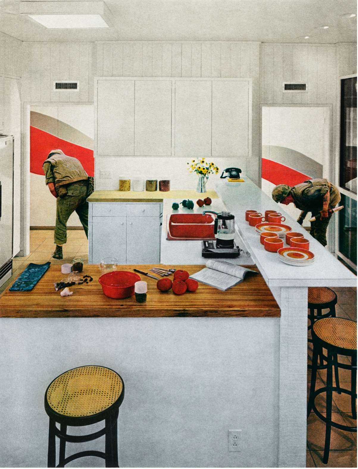 Martha Rosler, Red Stripe Kitchen (vers 1967-1972). Tiré de la série House Beautiful: Bringing the War Home. Photomontage. Propriété de l'artiste.