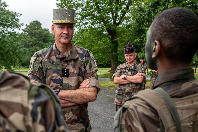 À Saint-Cyr avec des militaires de la 9° Brigade d’infanterie de marine (BIMA).