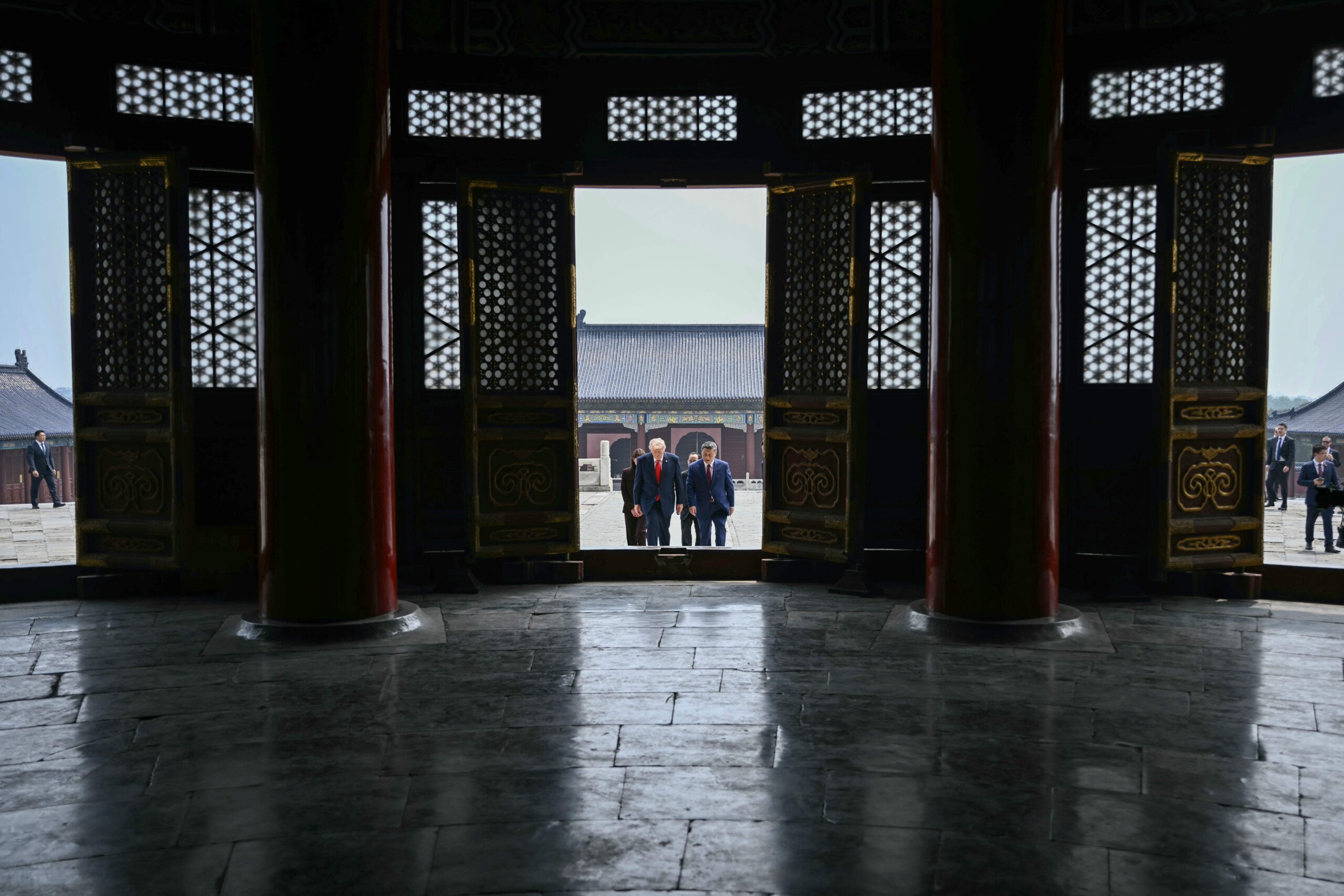 Trump et Xi visitant le Temple du Ciel. © Brendan Smialowski