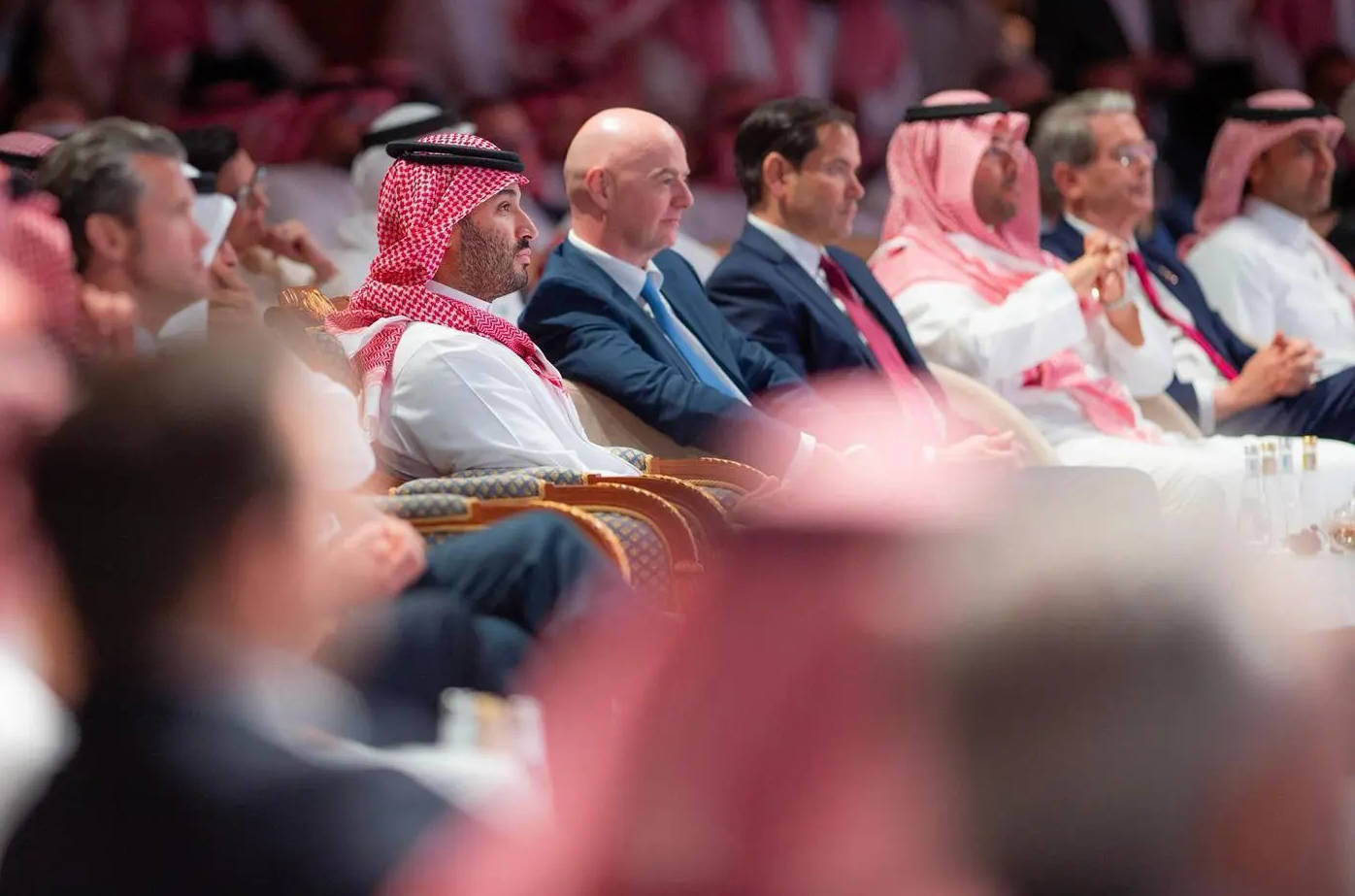 MBS et Donald Trump avec Gianni Infantino à Riyad, en Arabie saoudite, le 14 mai 2025. © Agence de presse saoudienne