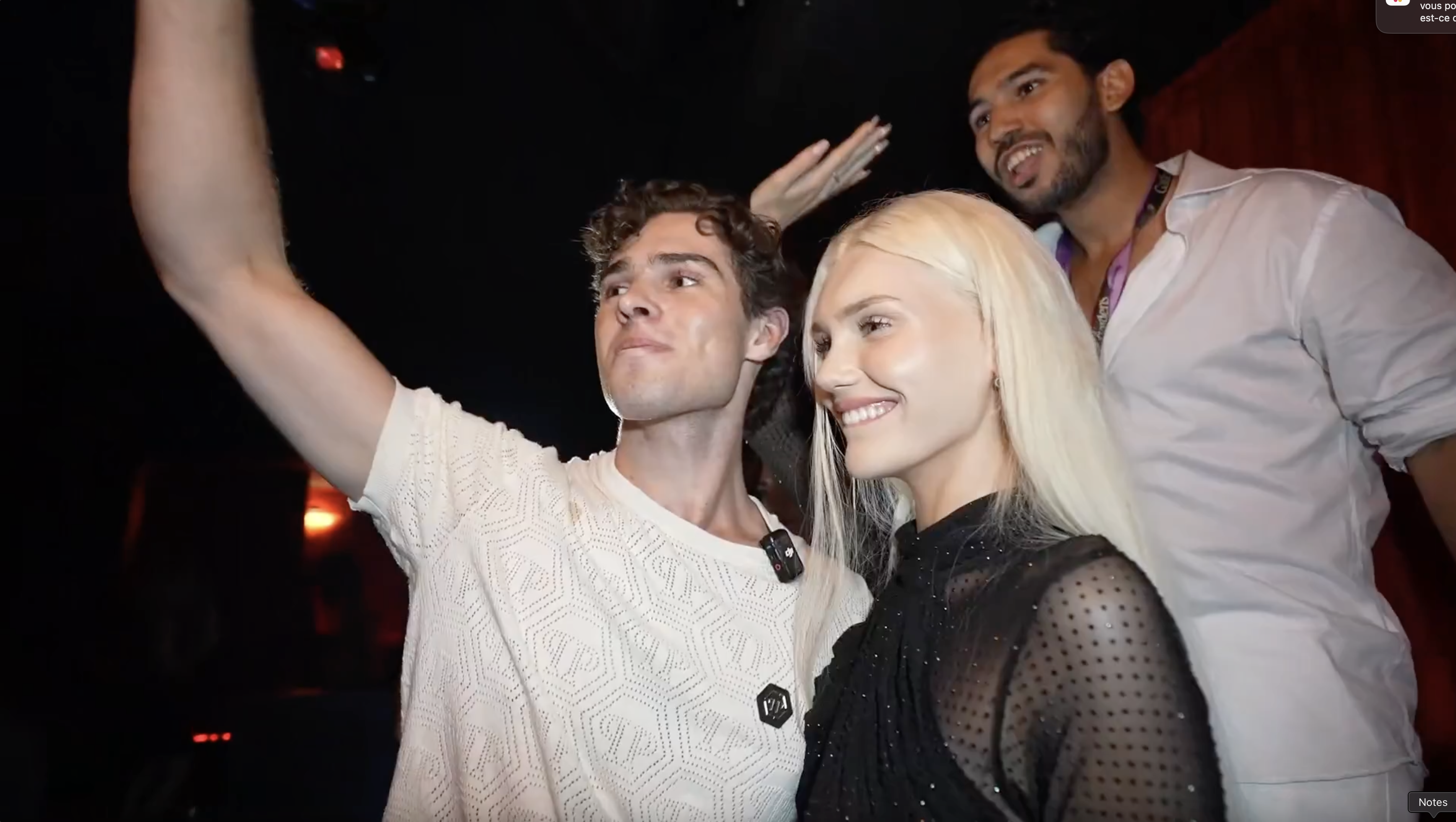 Les influenceuses et mannequins dont s'entoure Clavicular sont régulièrement la cible de remarques dégradantes et misogynes de la part de son chat. Ici la mannequin Adelaide Pali est accusée d'être transgenre, une névrose récurrente des néoconservateurs américains.