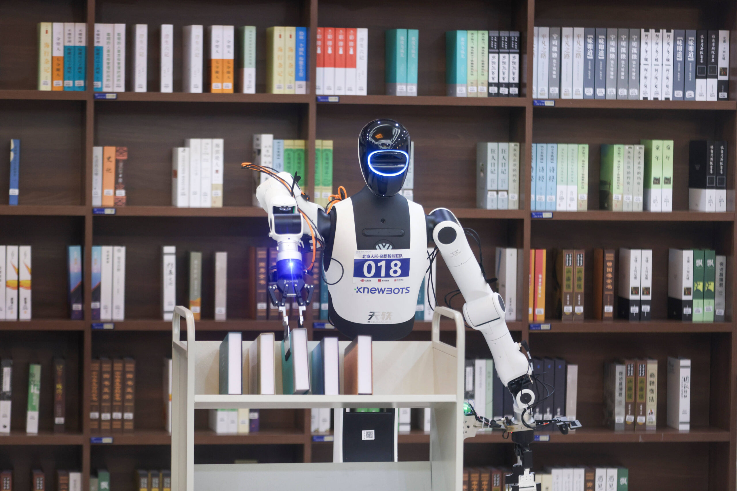 L'épreuve simule le travail quotidien des bibliothécaires et exige des robots qu'ils accomplissent diverses tâches, notamment la recherche de livres, leur rangement et leur inspection, en moins de 30 minutes.