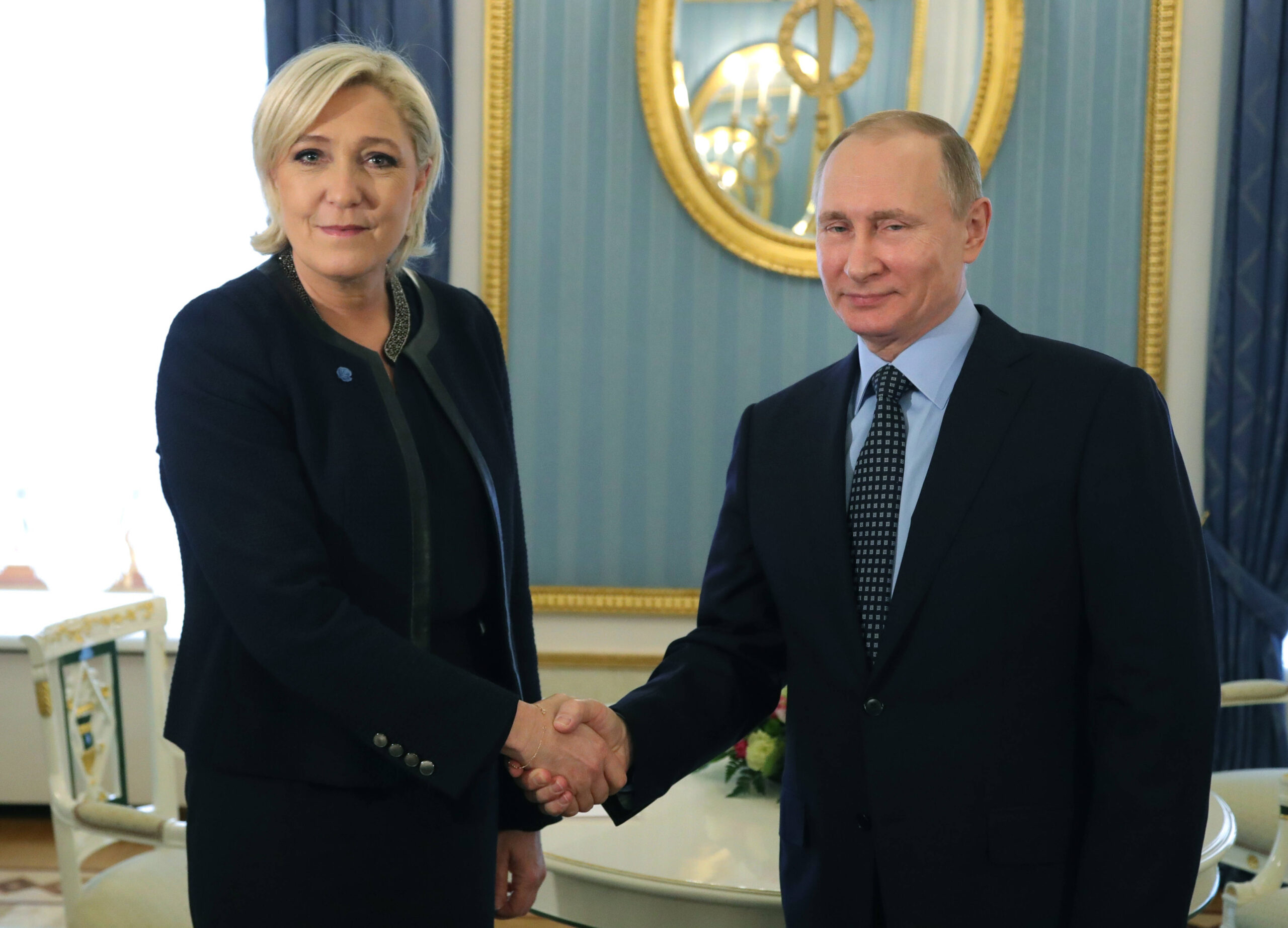 Marine Le Pen rencontre Vladimir Poutine au Kremlin en mars 2017.