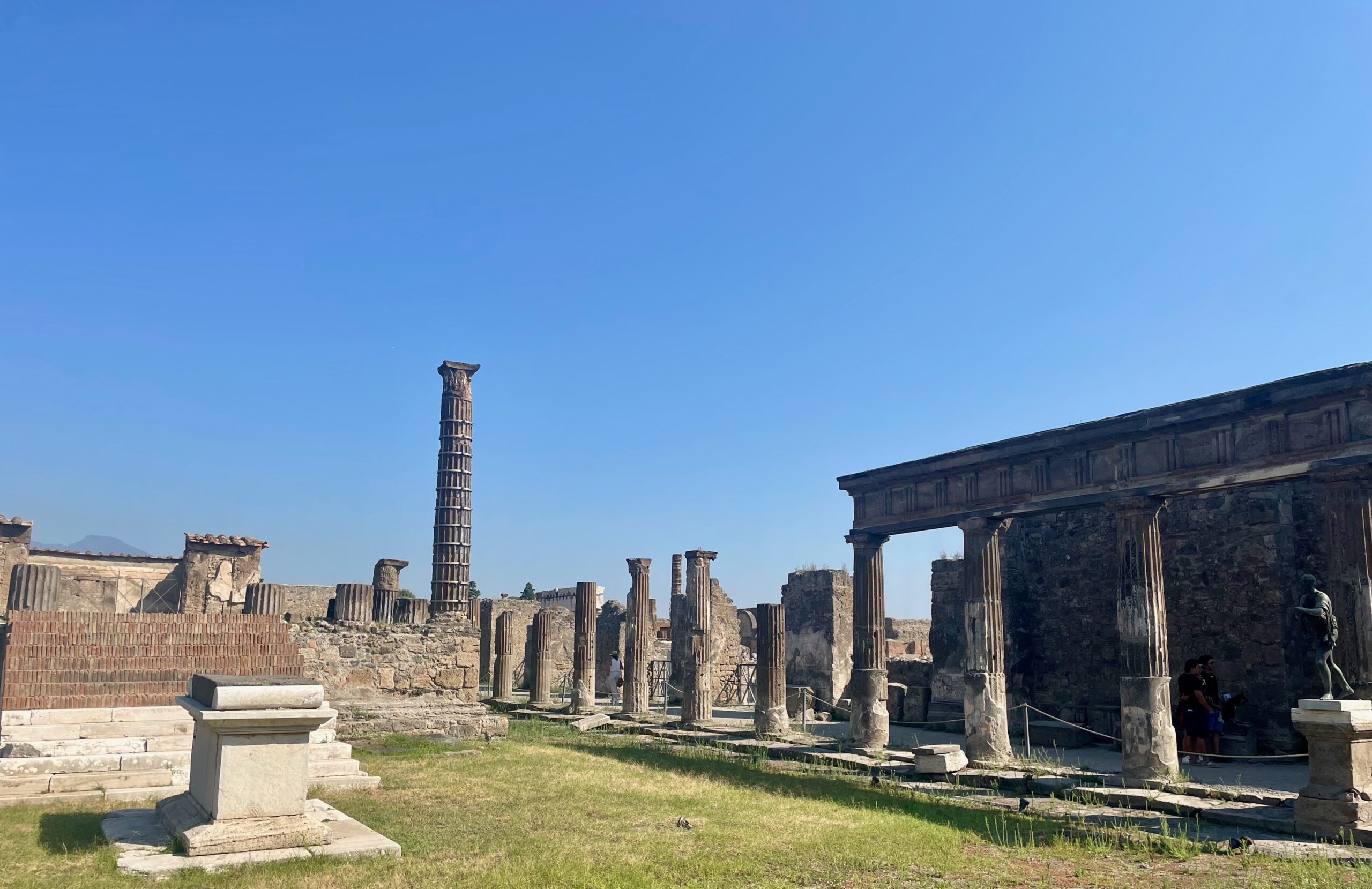 Più visito l'Italia e la Grecia, più mi rendo conto dell'evidente superiorità dell'immaginazione dei modelli classici rispetto ai loro omologhi rinascimentali. © Helen Thompson