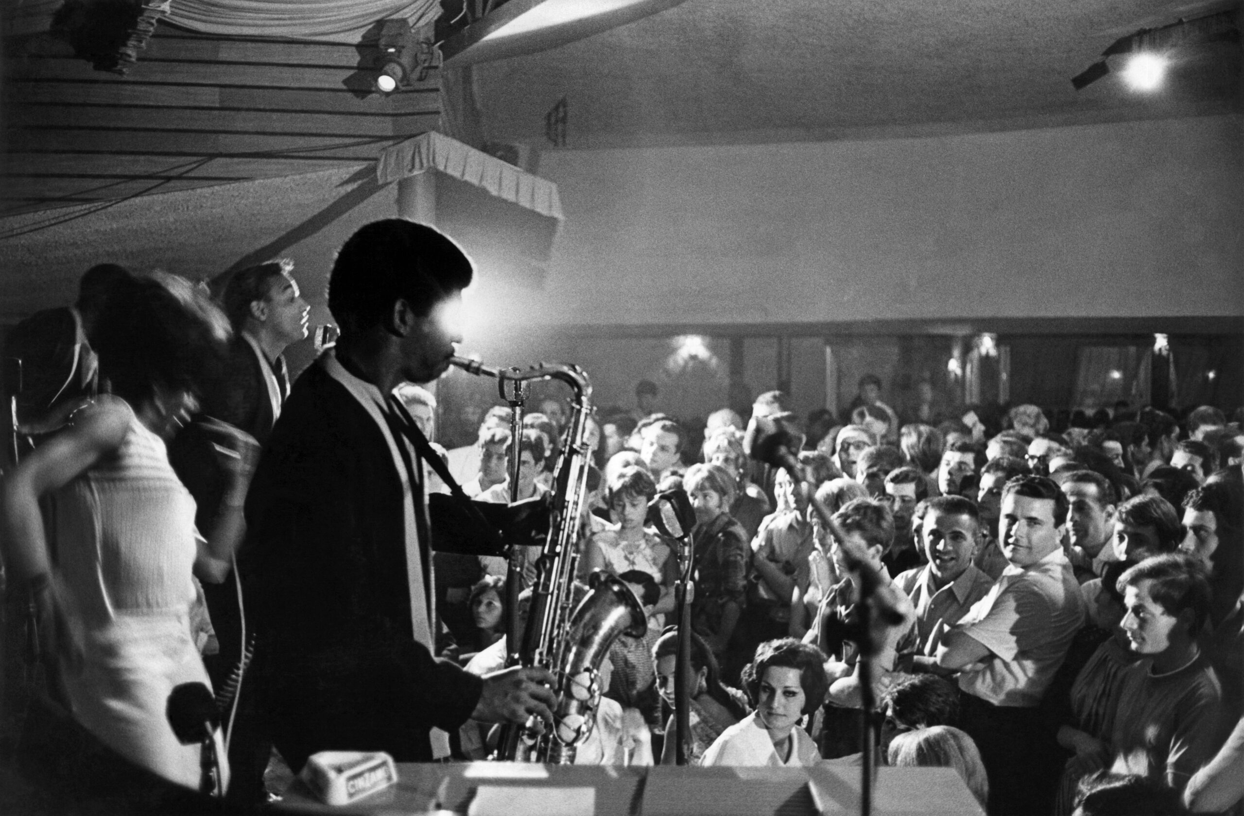C’è — soprattutto c’era — la Capannina, che però oggi è molto diversa da quando ci andavo io a vent’anni e i nobili e gli industriali ci perdevano le fortune a carte e ci venivano a fare i concerti Ray Charles e Gloria Gaynor. © Walter Mori/Mondadori Portfolio/Sipa USA